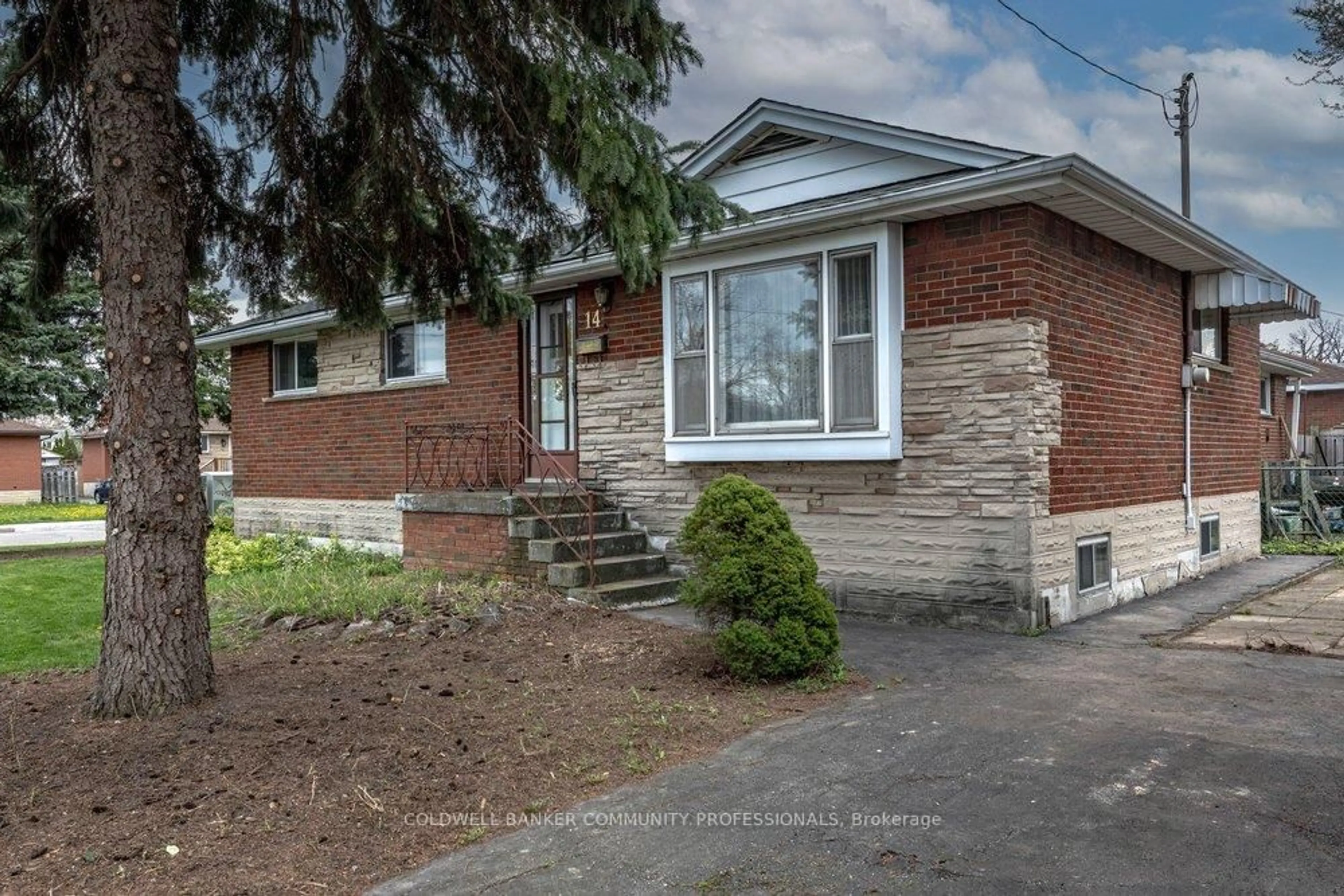Home with brick exterior material, street for 14 Callie Rd, Hamilton Ontario L9A 1Z4