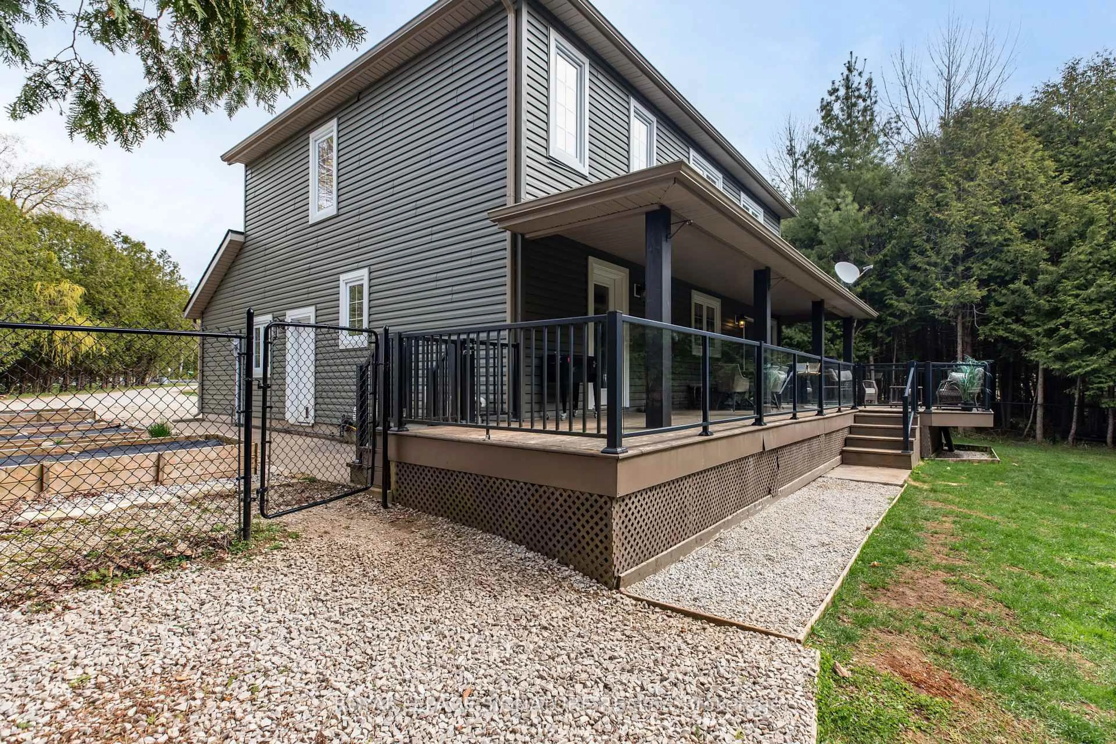 Home with vinyl exterior material, street for 777320 Highway 10, Chatsworth Ontario N0H 1R0