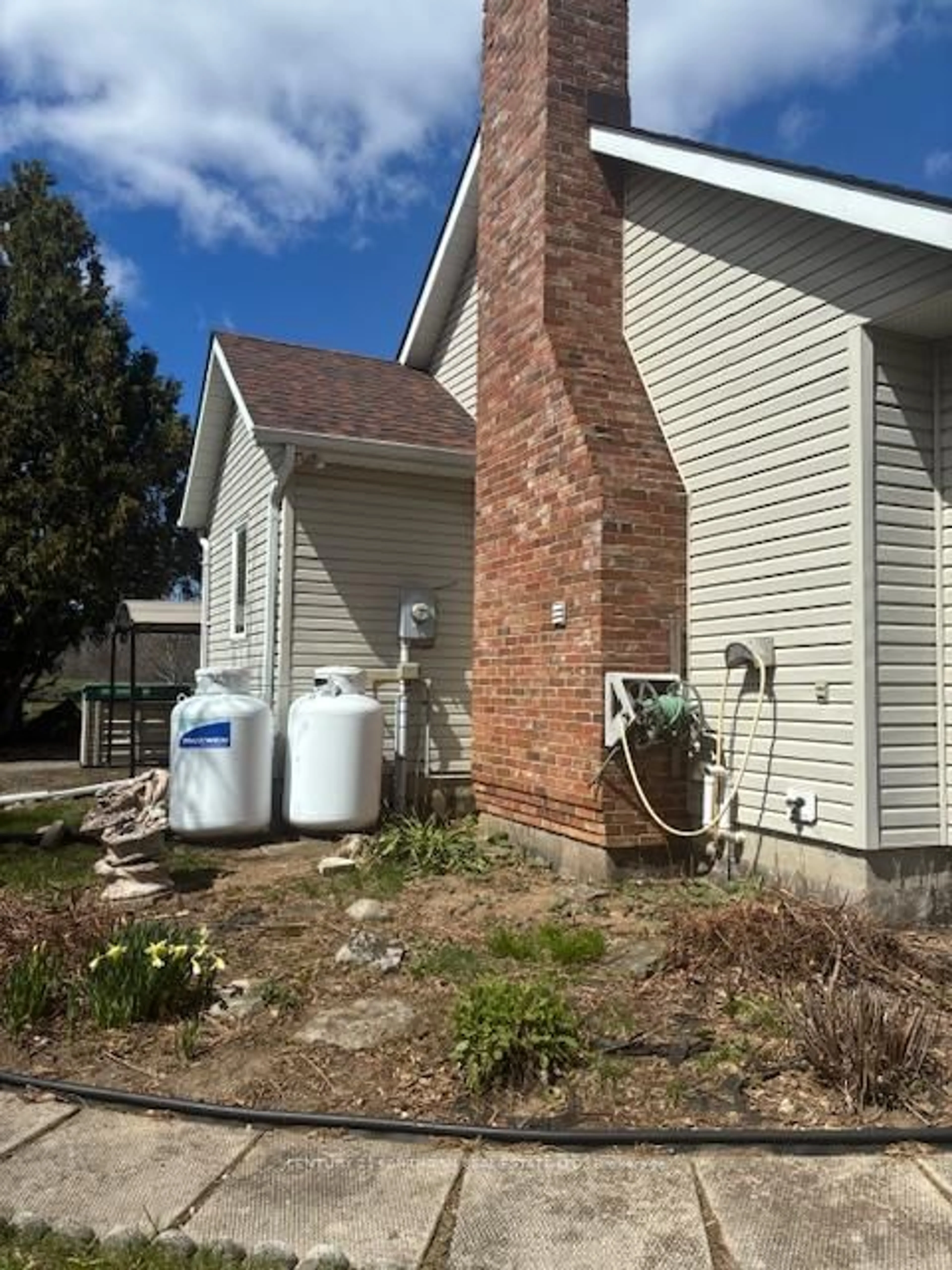 Home with vinyl exterior material, unknown for 51 B Jericho Rd, Prince Edward County Ontario K0K 1W0