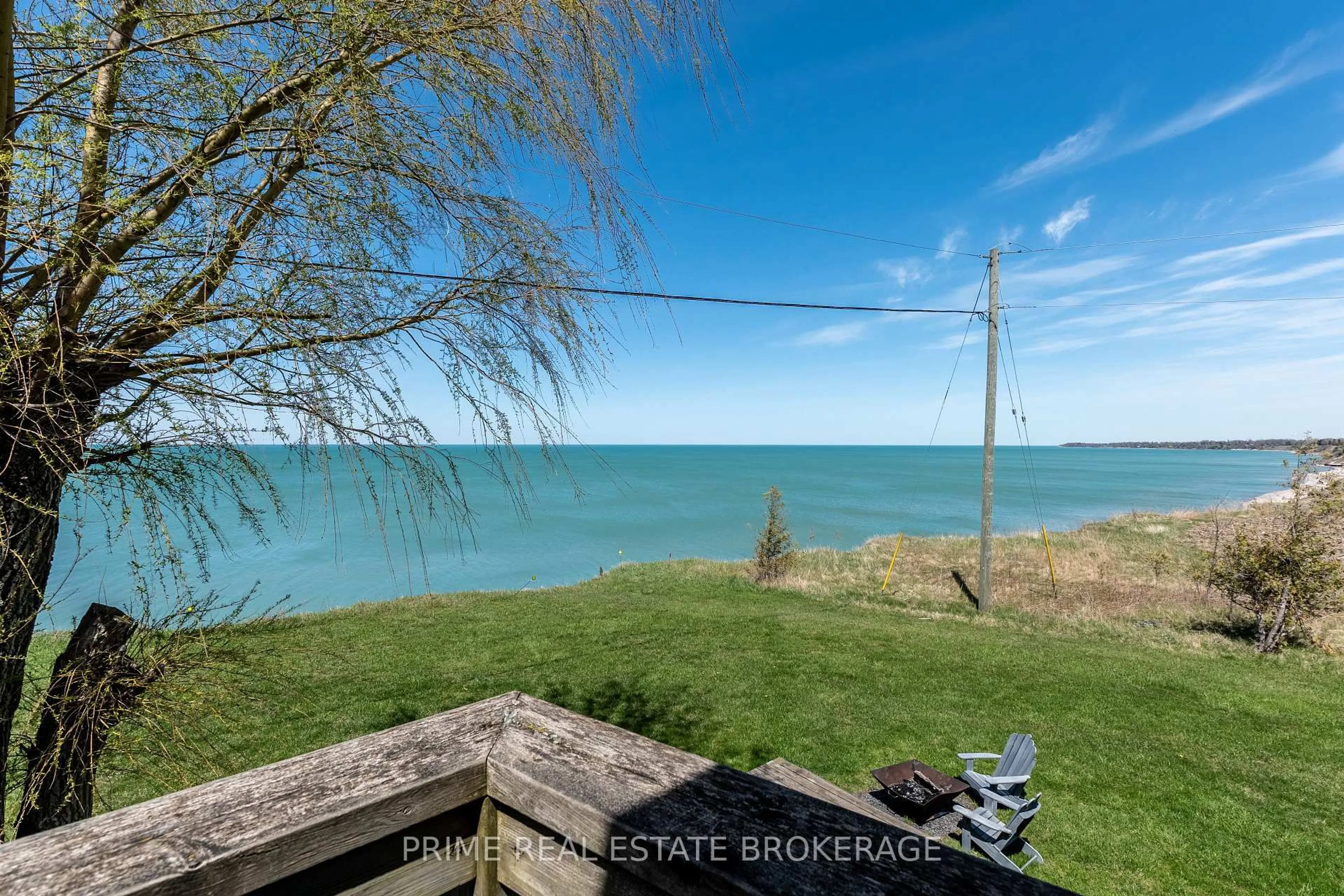 A pic from outside/outdoor area/front of a property/back of a property/a pic from drone, water/lake/river/ocean view for 71899 Sunridge Cres, Bluewater Ontario N0M 1N0
