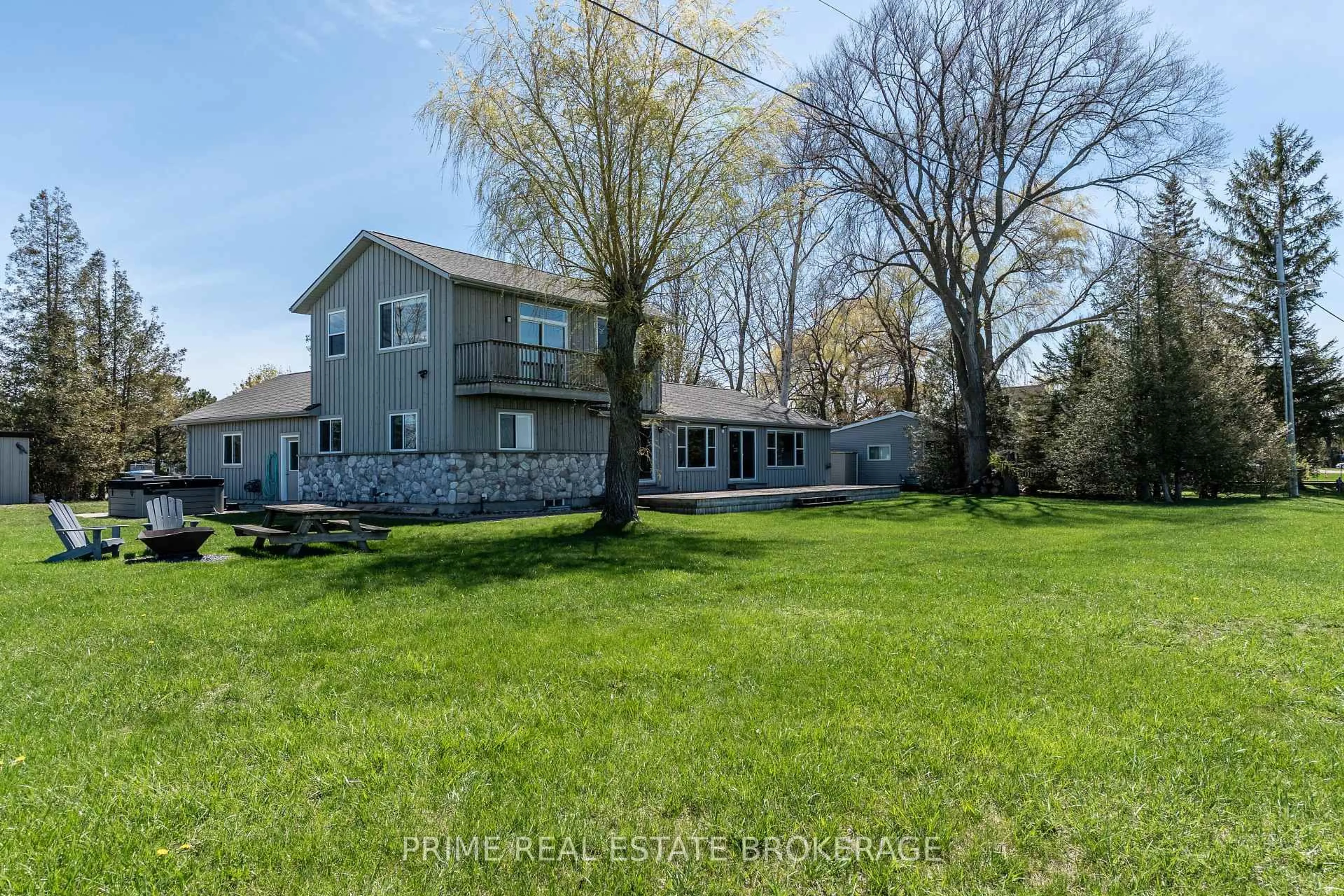 A pic from outside/outdoor area/front of a property/back of a property/a pic from drone, street for 71899 Sunridge Cres, Bluewater Ontario N0M 1N0