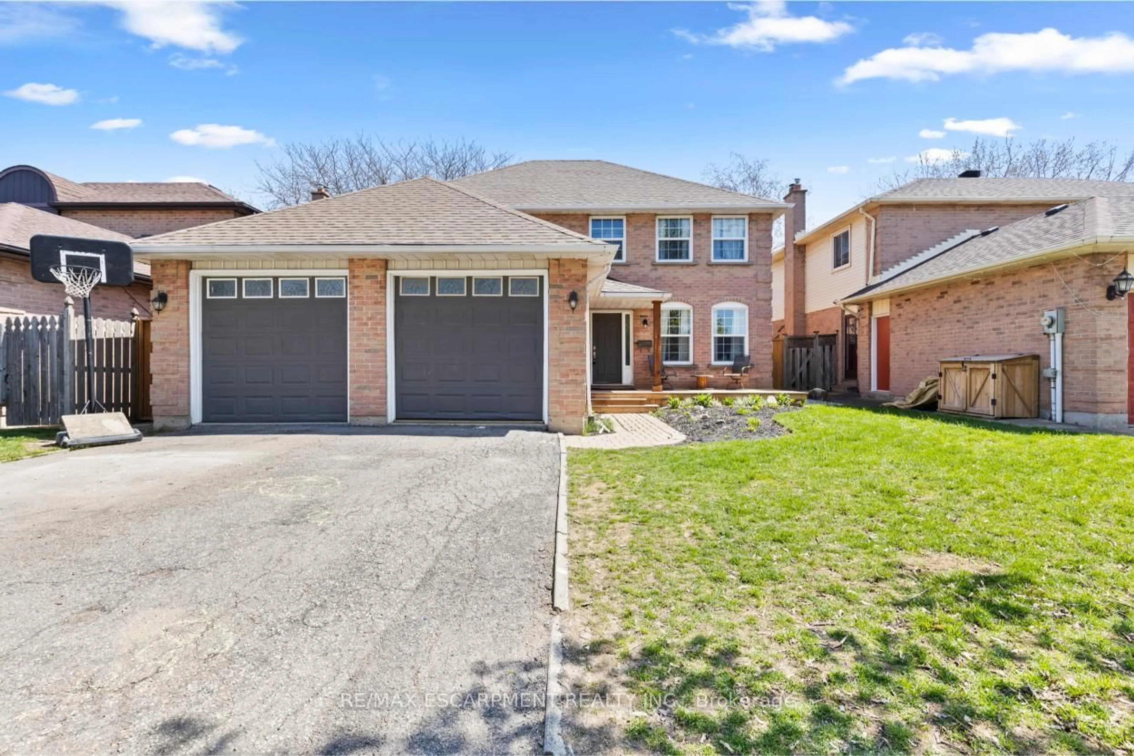 Home with brick exterior material, street for 1169 Vansickle Rd, St. Catharines Ontario L2S 3C9
