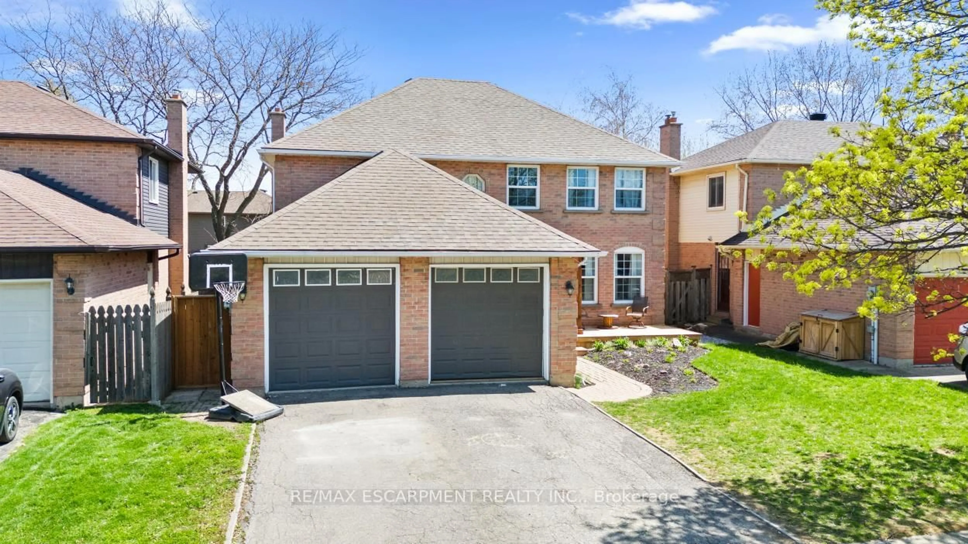 Home with brick exterior material, street for 1169 Vansickle Rd, St. Catharines Ontario L2S 3C9
