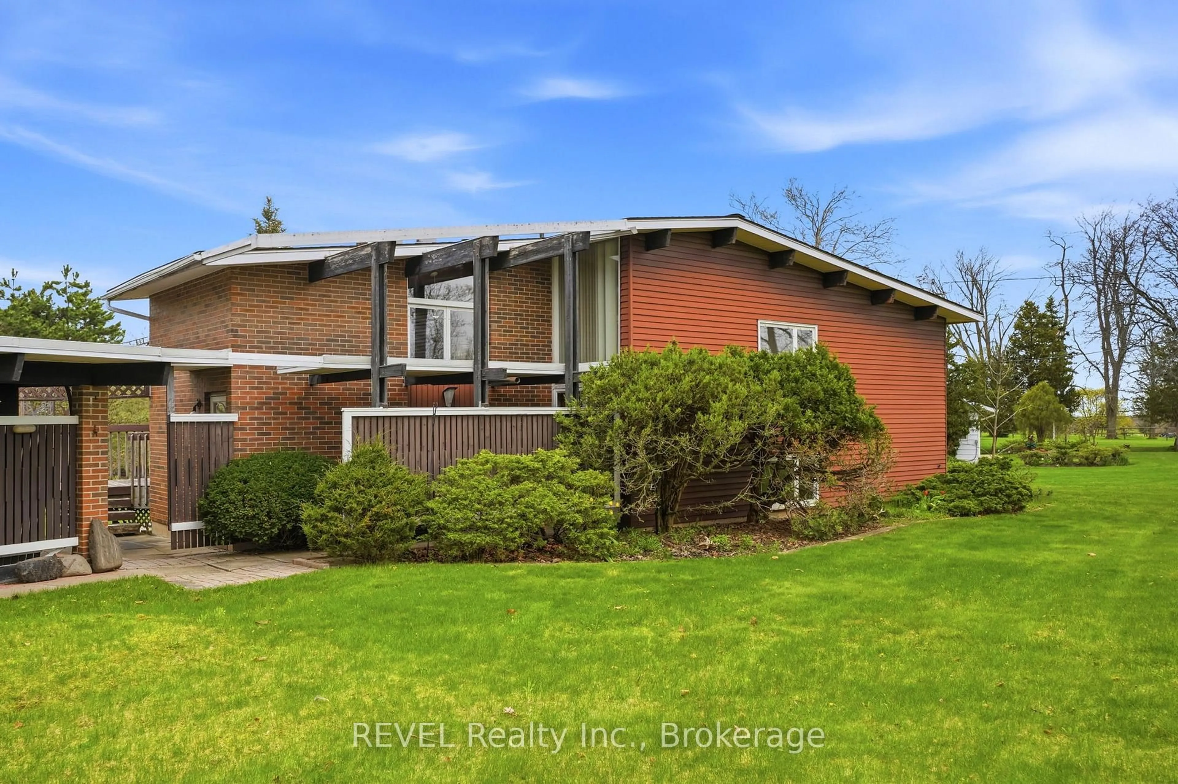 Home with brick exterior material, street for 3114 Ninth St, Lincoln Ontario L2R 6P7