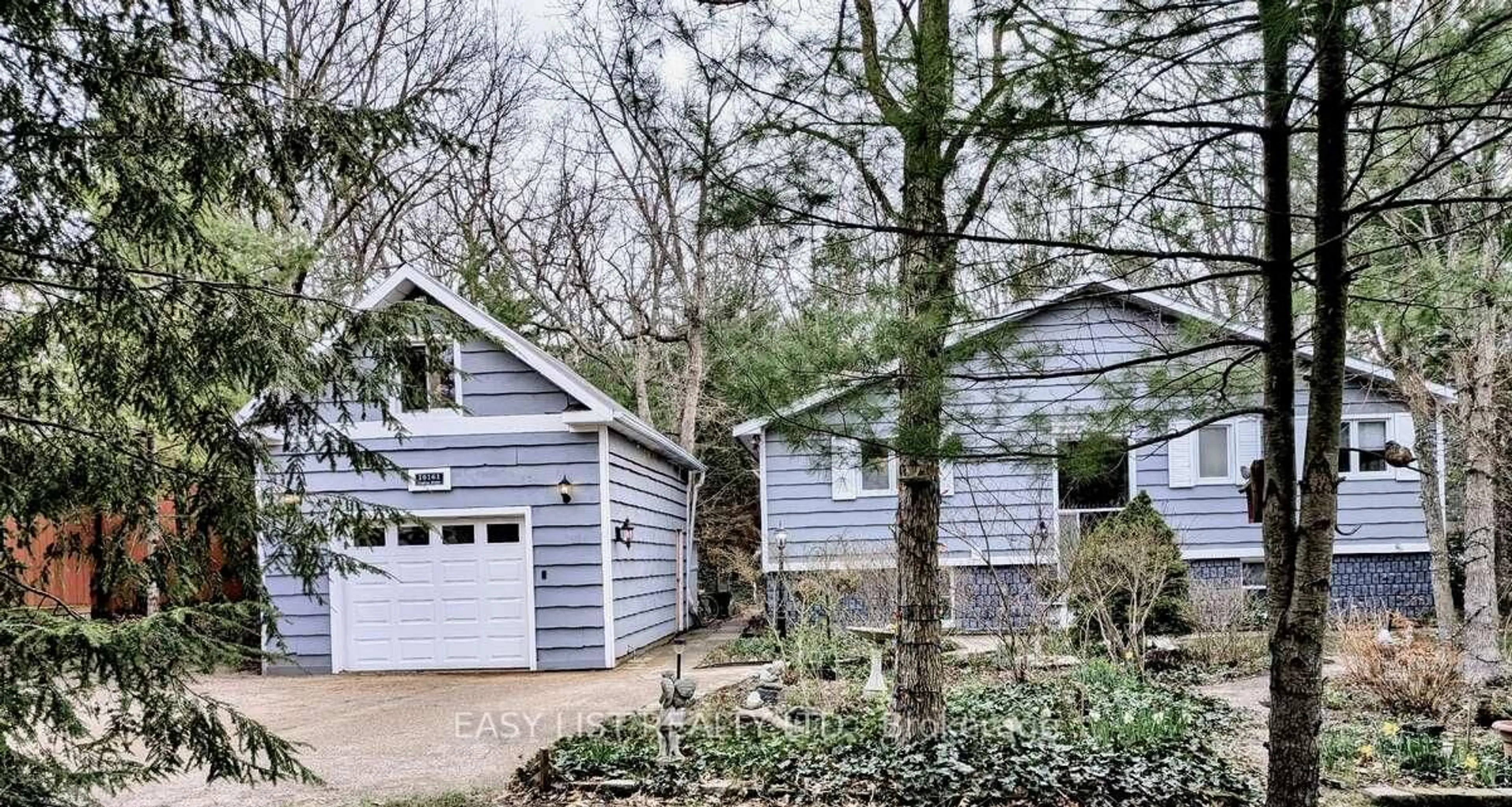 Shed for 10161 Andrea St, Lambton Shores Ontario N0M 2L0