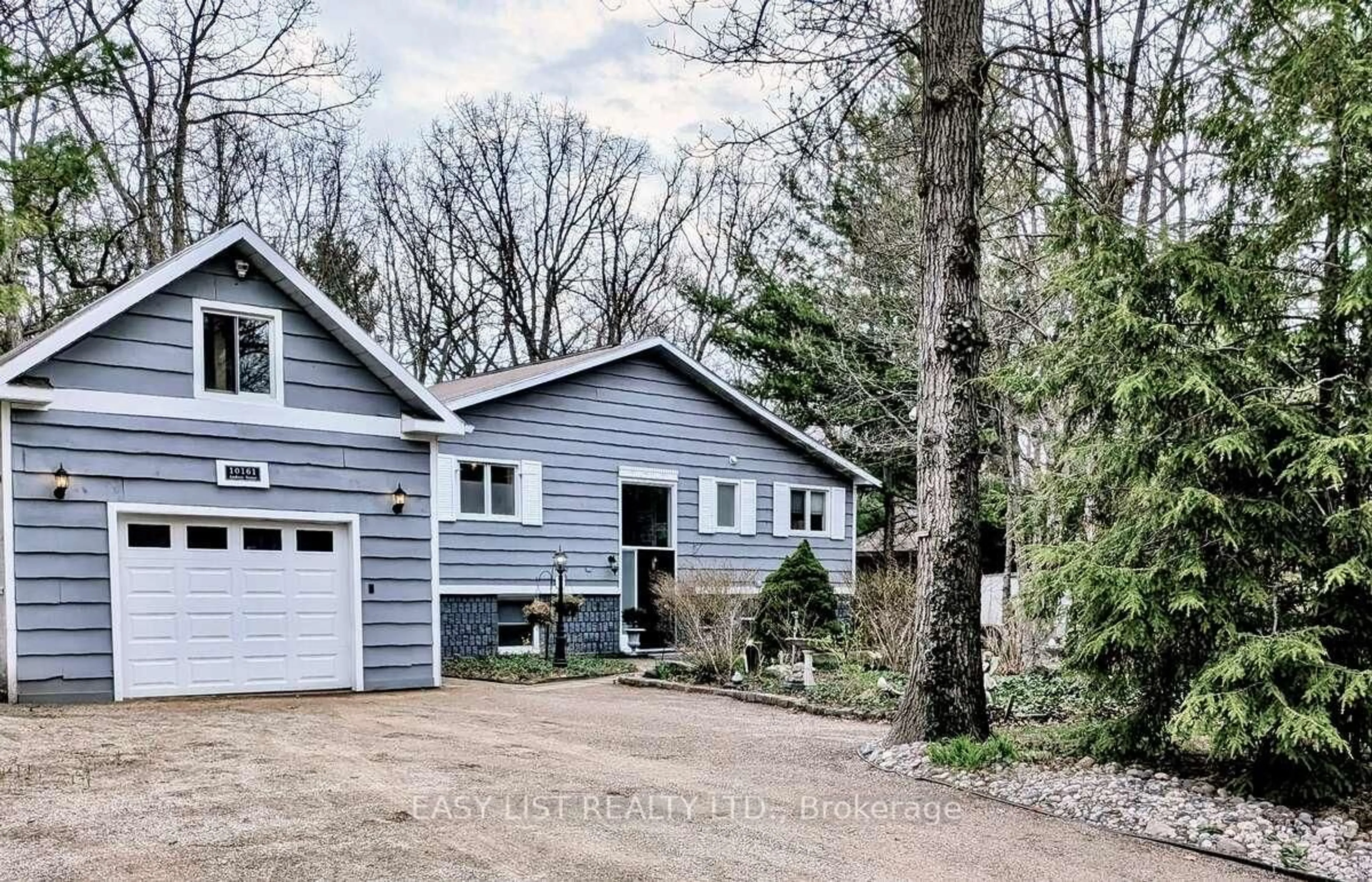 Home with vinyl exterior material, street for 10161 Andrea St, Lambton Shores Ontario N0M 2L0