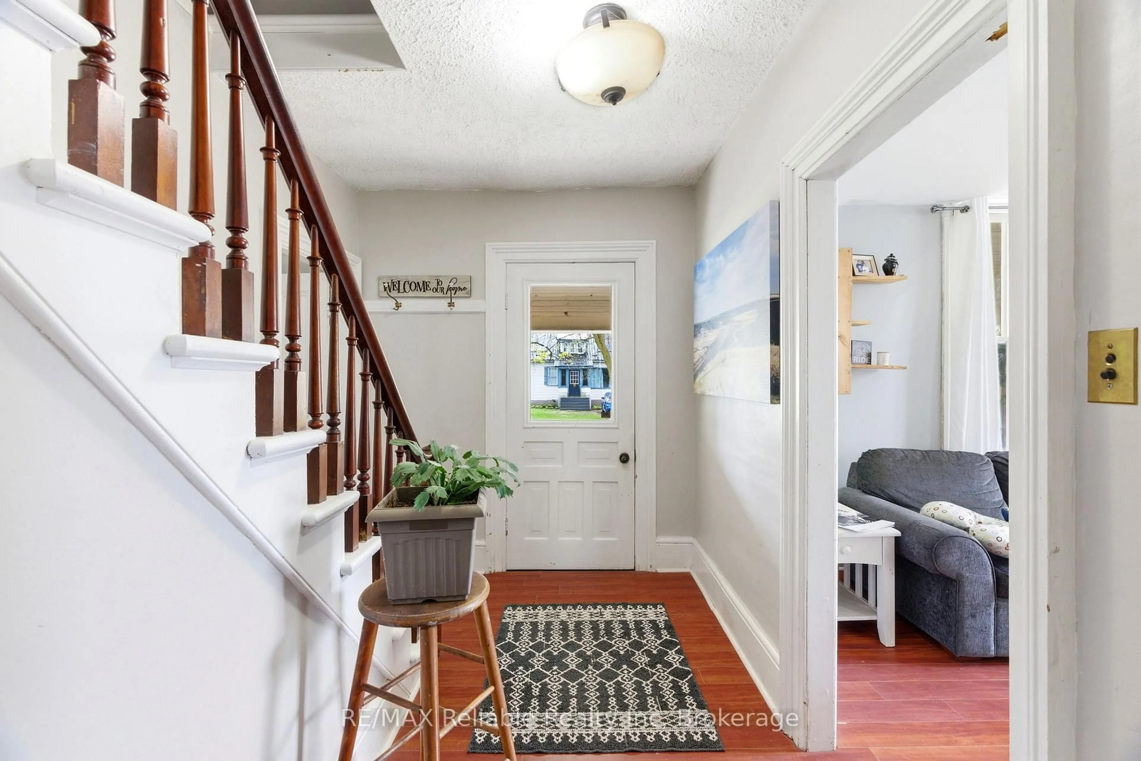Indoor entryway for 115 Main St, Huron East Ontario N0K 1W0
