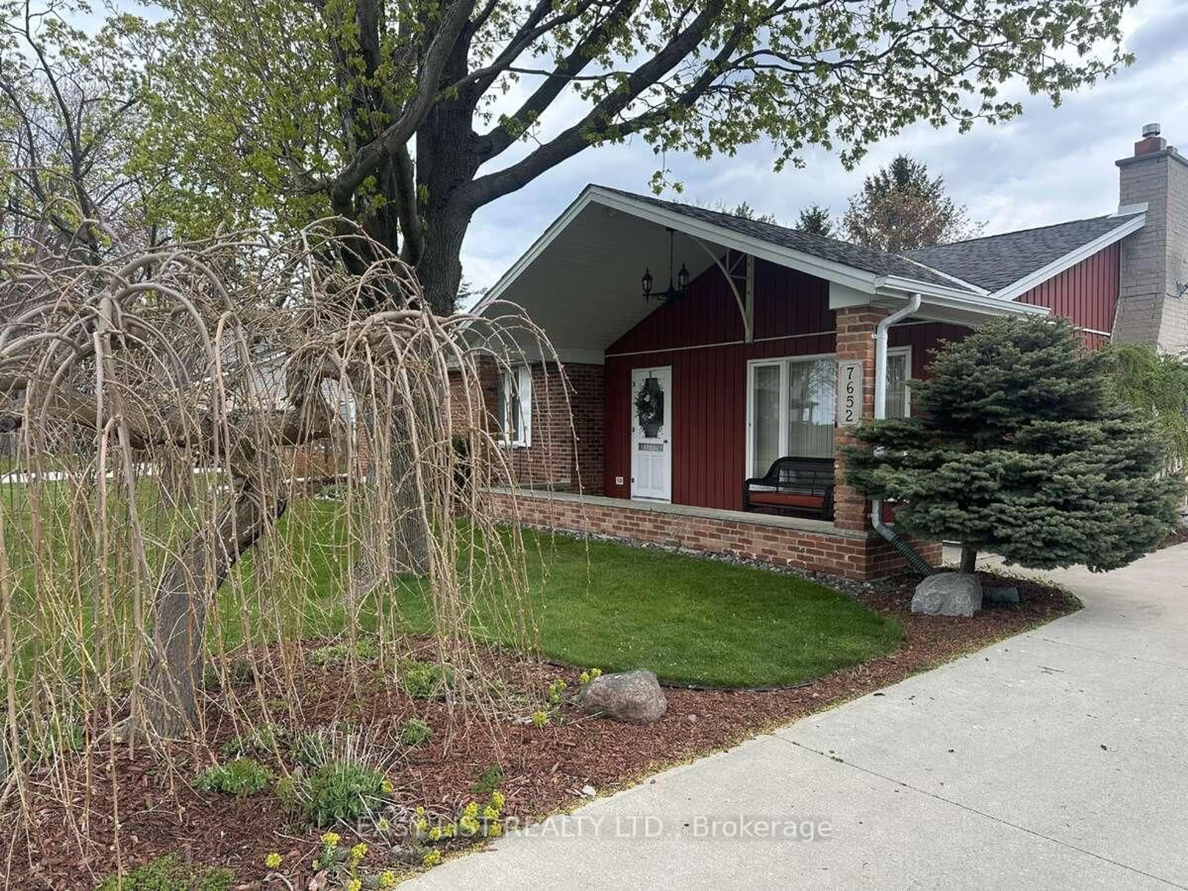 Unknown for 7652 Harris Point Dr, Plympton-Wyoming Ontario N0N 1J6