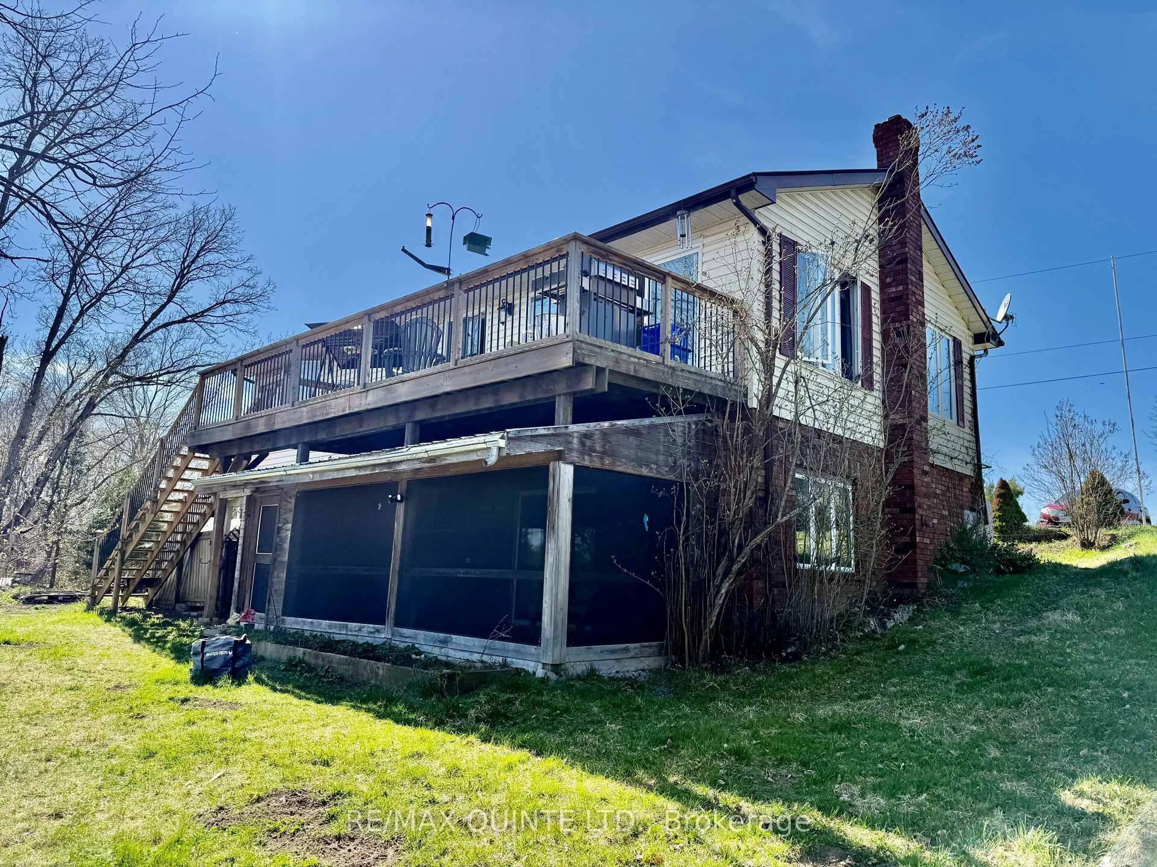 A pic from outside/outdoor area/front of a property/back of a property/a pic from drone, building for 88 Price Rd, Tweed Ontario K0K 3J0