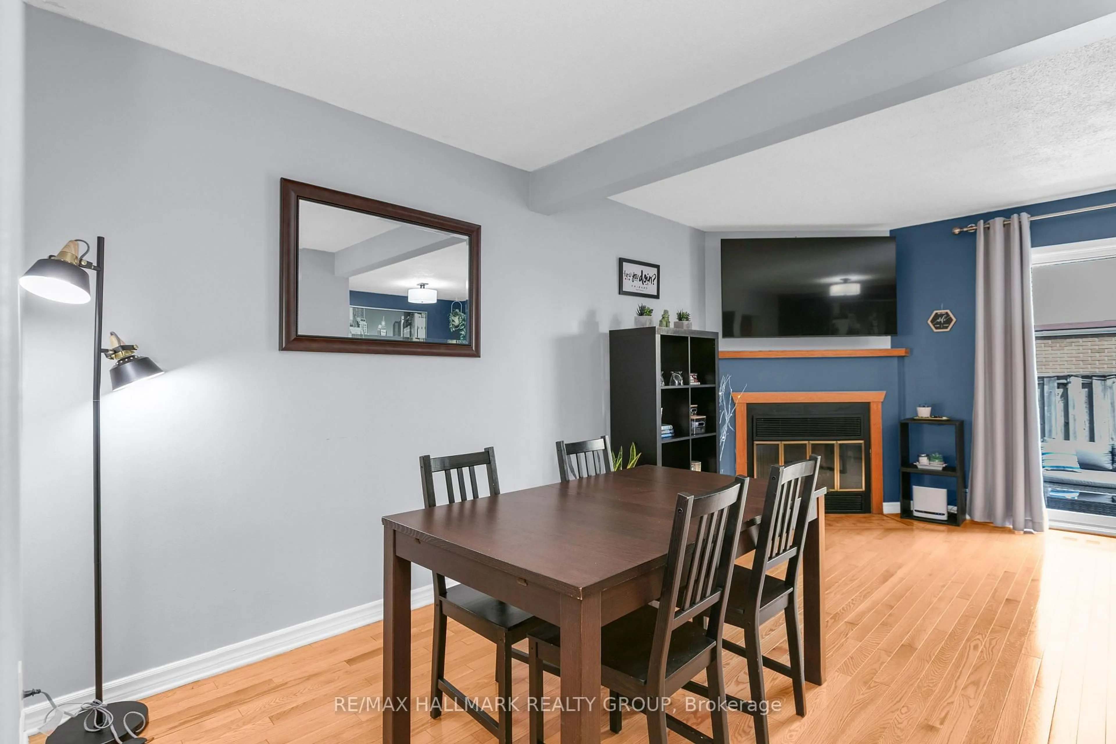 Dining room, wood/laminate floor for 529 Canotia Pl #44, Ottawa Ontario K4A 2J3