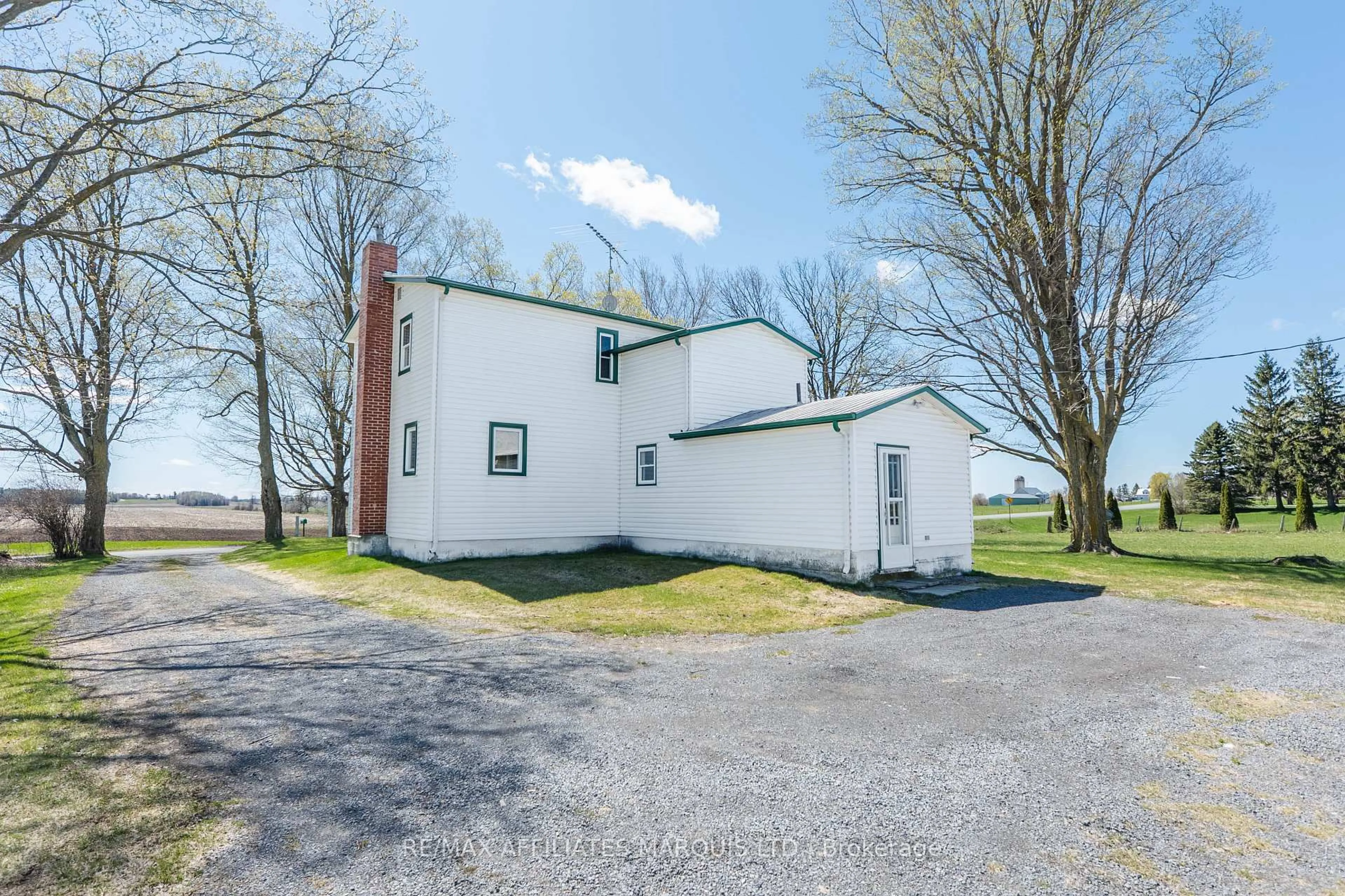 A pic from outside/outdoor area/front of a property/back of a property/a pic from drone, building for 21495 Brodie Rd, North Glengarry Ontario K0B 1E0