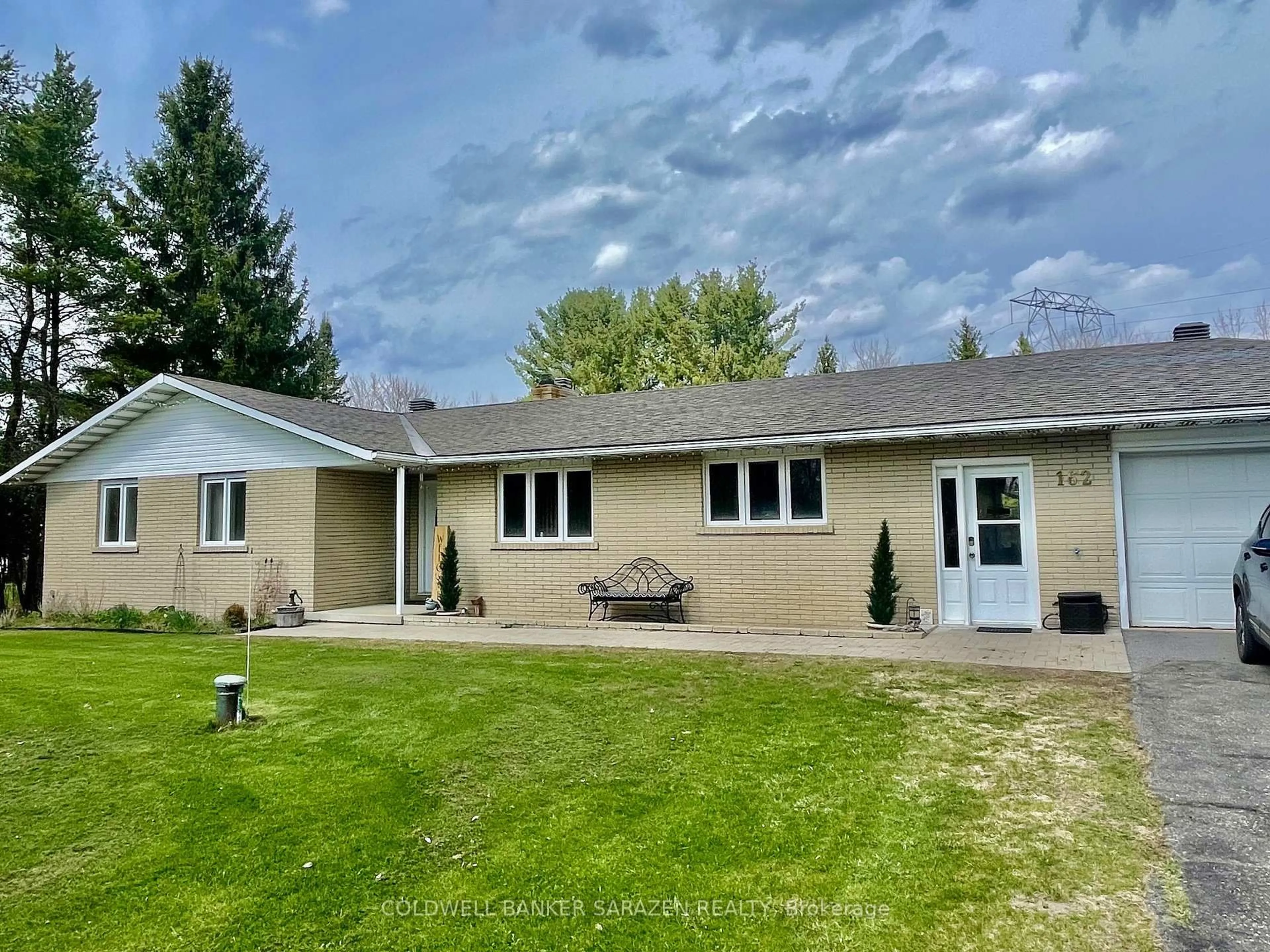 A pic from outside/outdoor area/front of a property/back of a property/a pic from drone, unknown for 162 JACK LOUGHEED Way, Fitzroy Harbour Ontario K0A 1X0