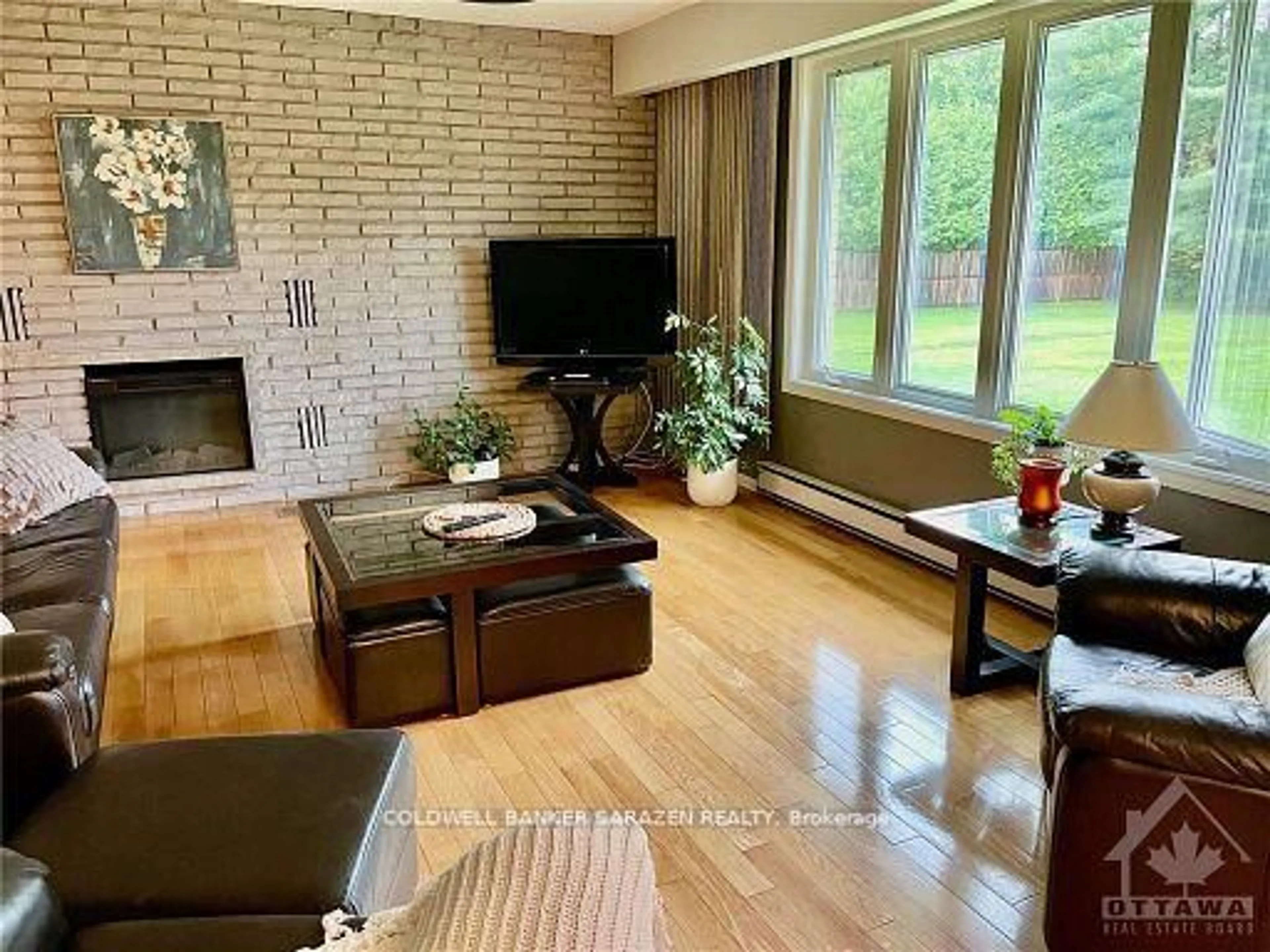 Living room with furniture, unknown for 162 JACK LOUGHEED Way, Fitzroy Harbour Ontario K0A 1X0
