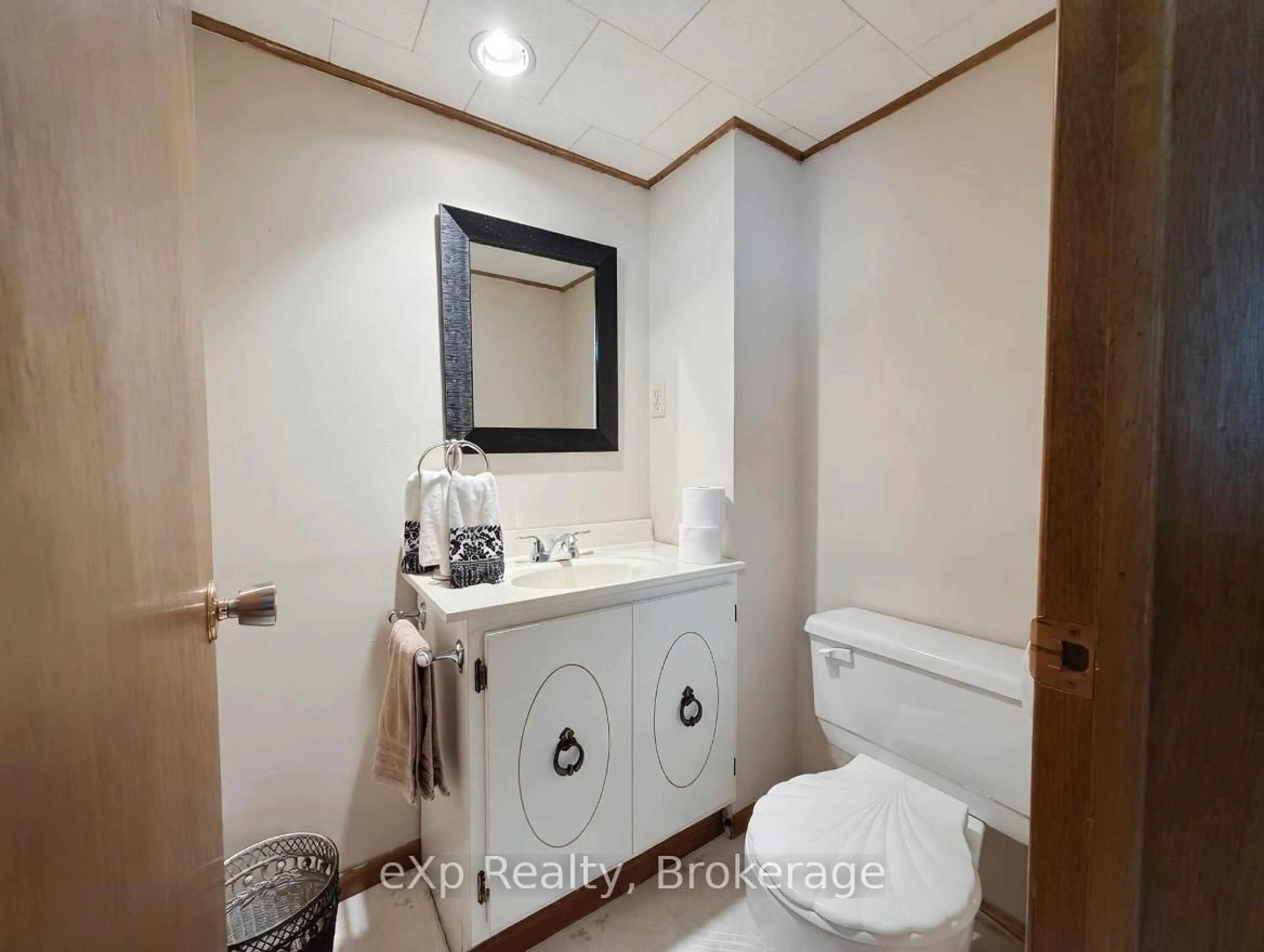 Standard bathroom, ceramic/tile floor for 3 Dietz St, South Bruce Ontario N0G 2J0