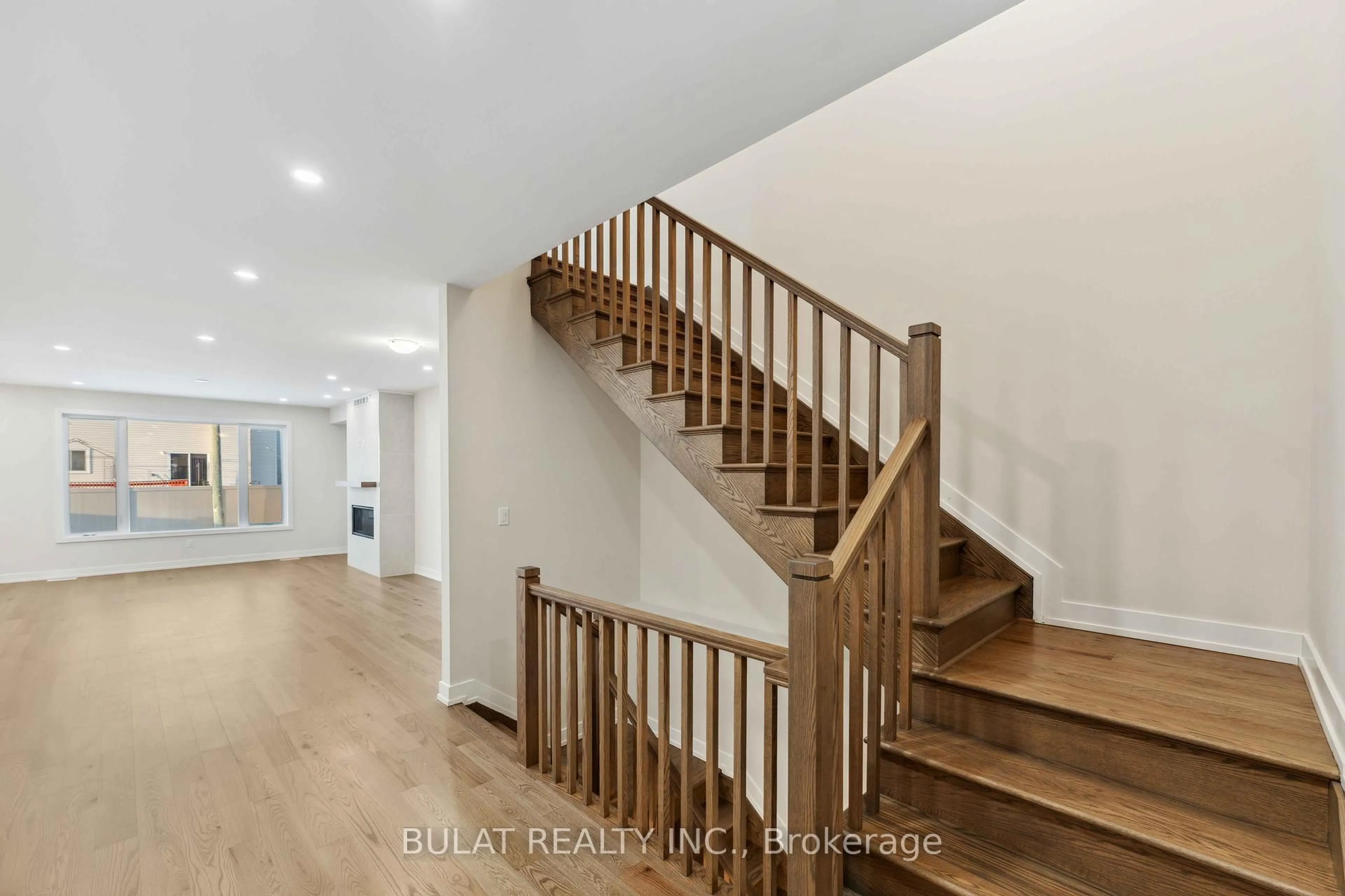 Stairs for 1359 Kitchener Ave, Ottawa Ontario K1V 6W2