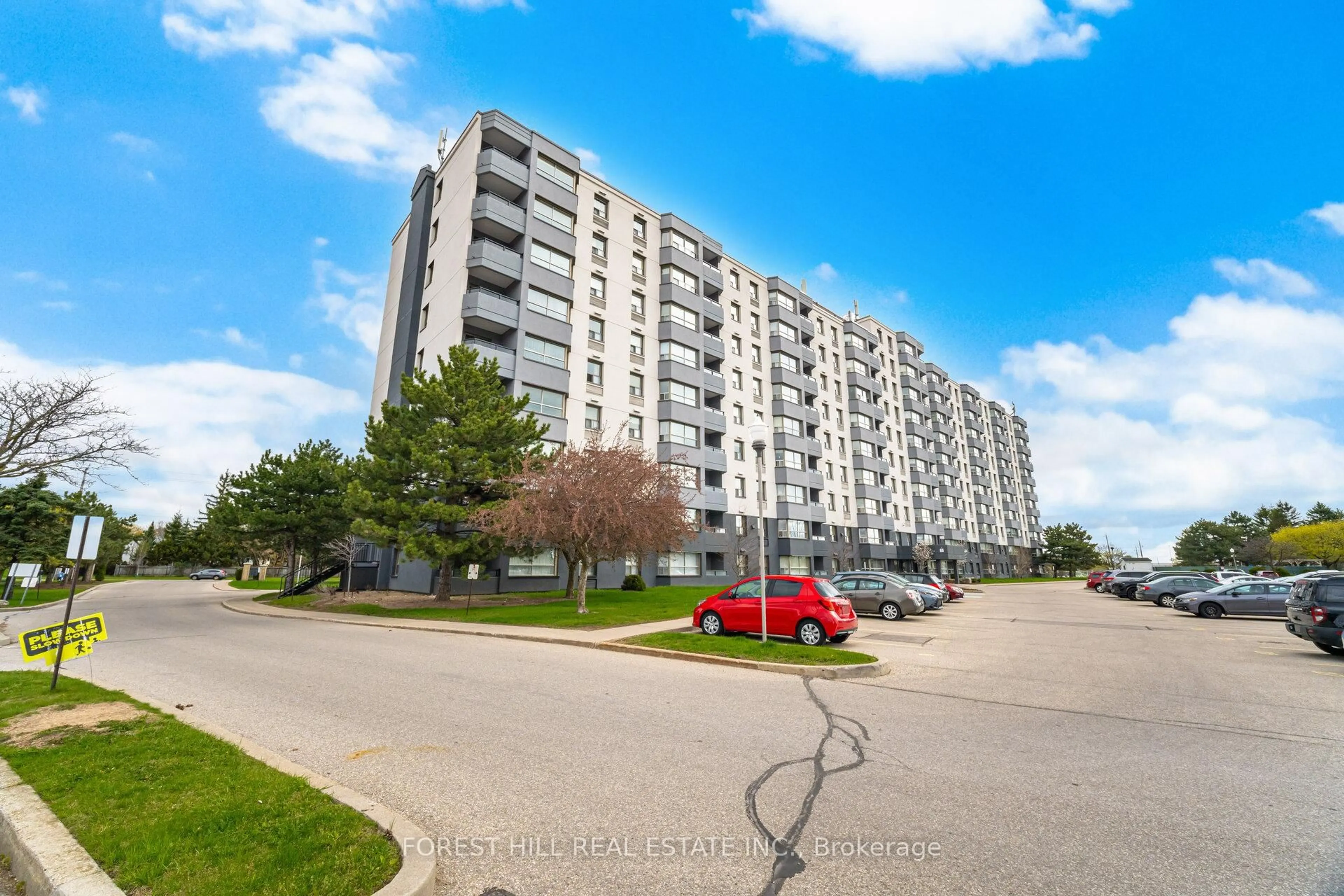 A pic from outside/outdoor area/front of a property/back of a property/a pic from drone, street for 200 Jamieson Pkwy #505, Cambridge Ontario N3C 4B5