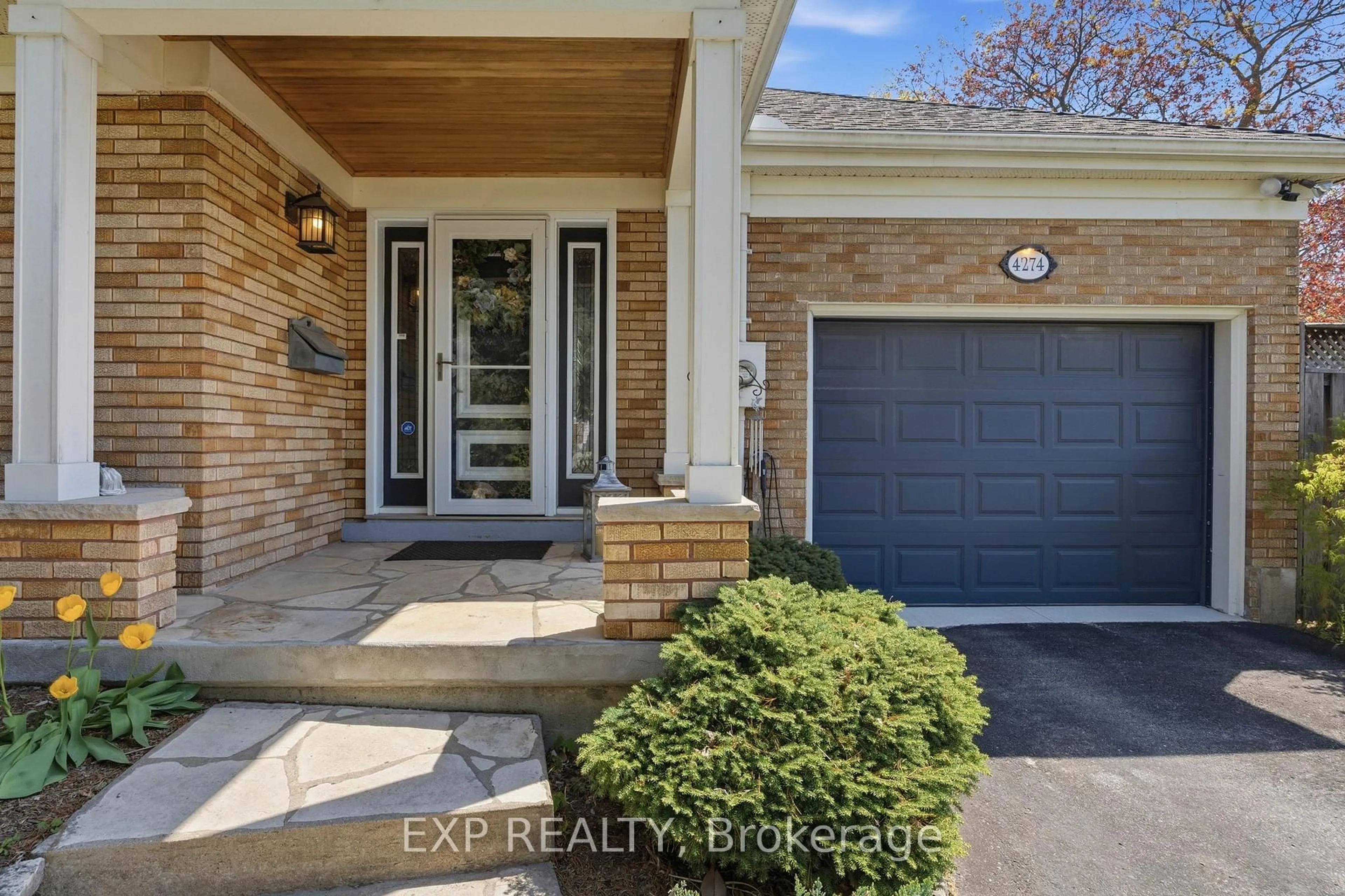 Indoor entryway for 4274 South Routledge Rd, London South Ontario N6P 1A3