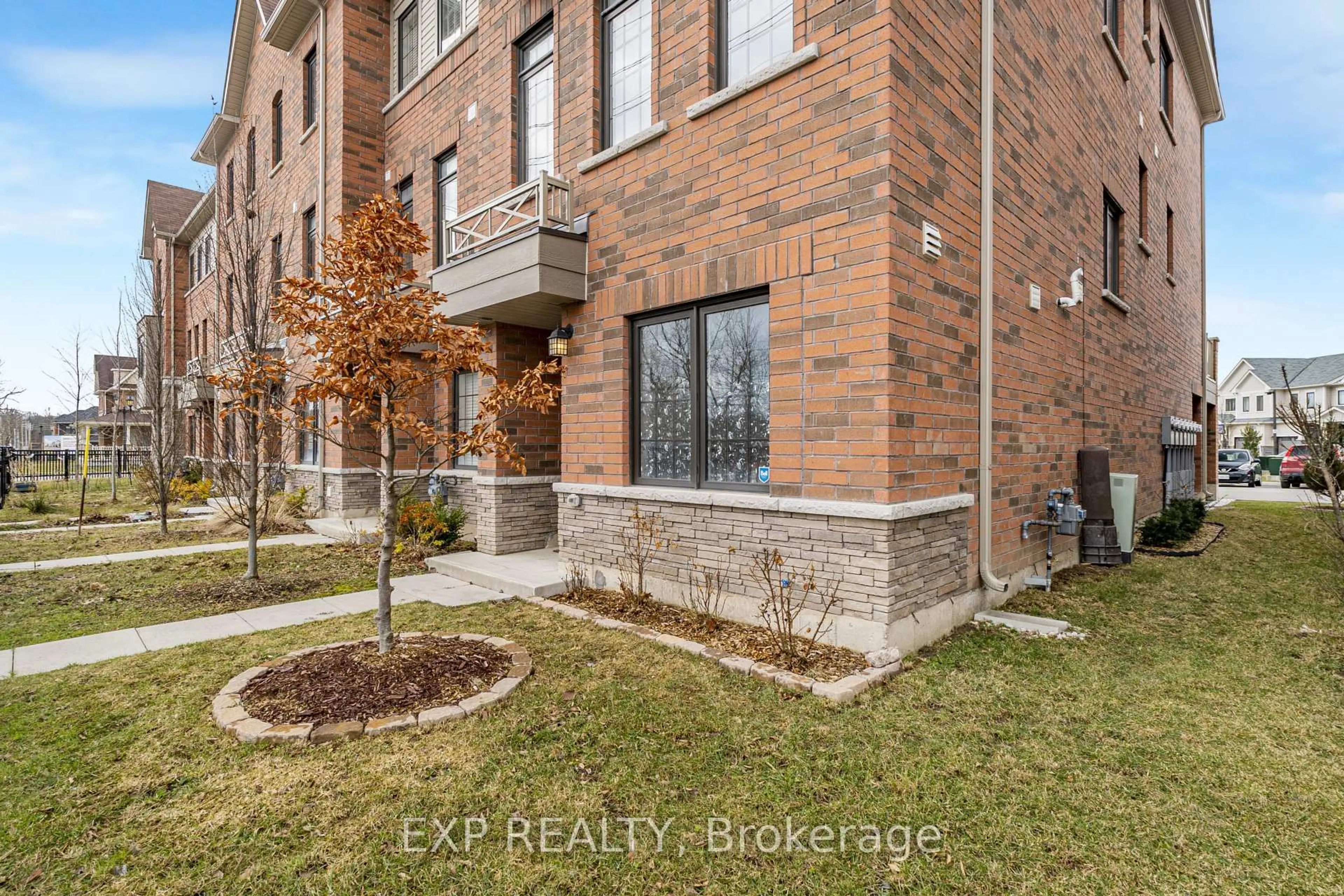 Home with brick exterior material, building for 8317 Mulberry Dr #35, Niagara Falls Ontario L2H 3S9