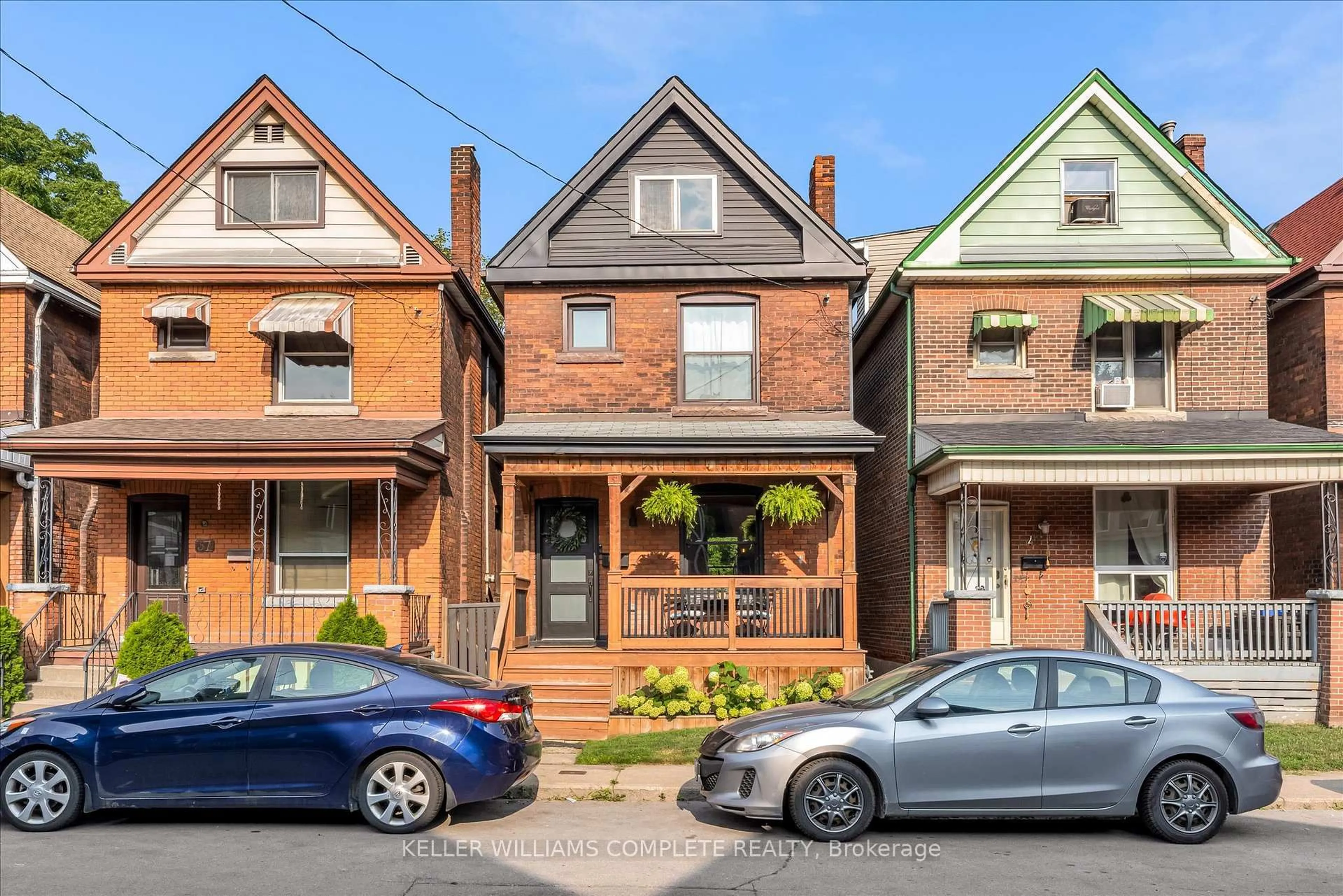 Home with brick exterior material, street for 39 Fairleigh Ave, Hamilton Ontario L8L 6H1