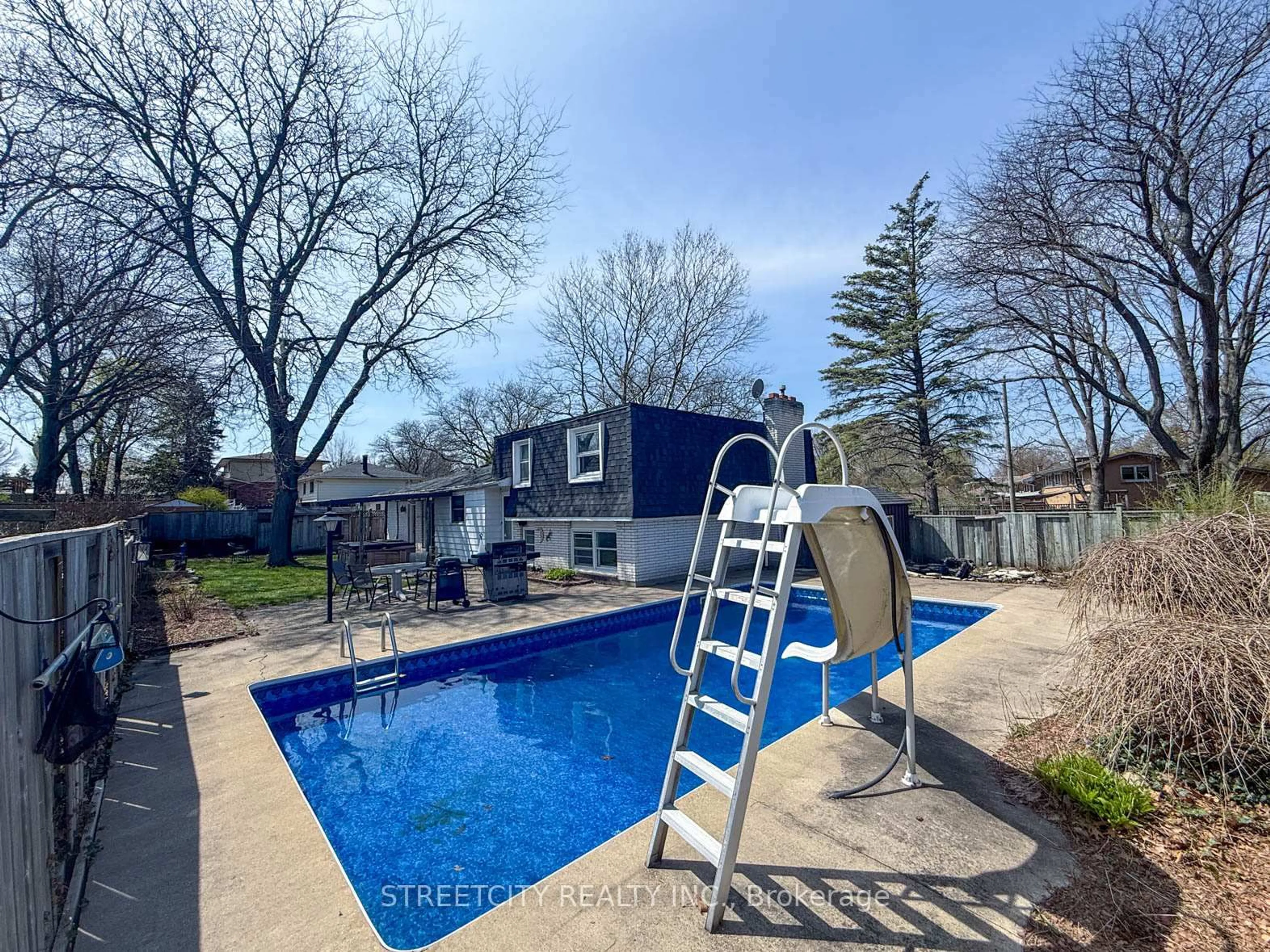 A pic from outside/outdoor area/front of a property/back of a property/a pic from drone, water/lake/river/ocean view for 1508 Len Ave, Sarnia Ontario N7S 3N1