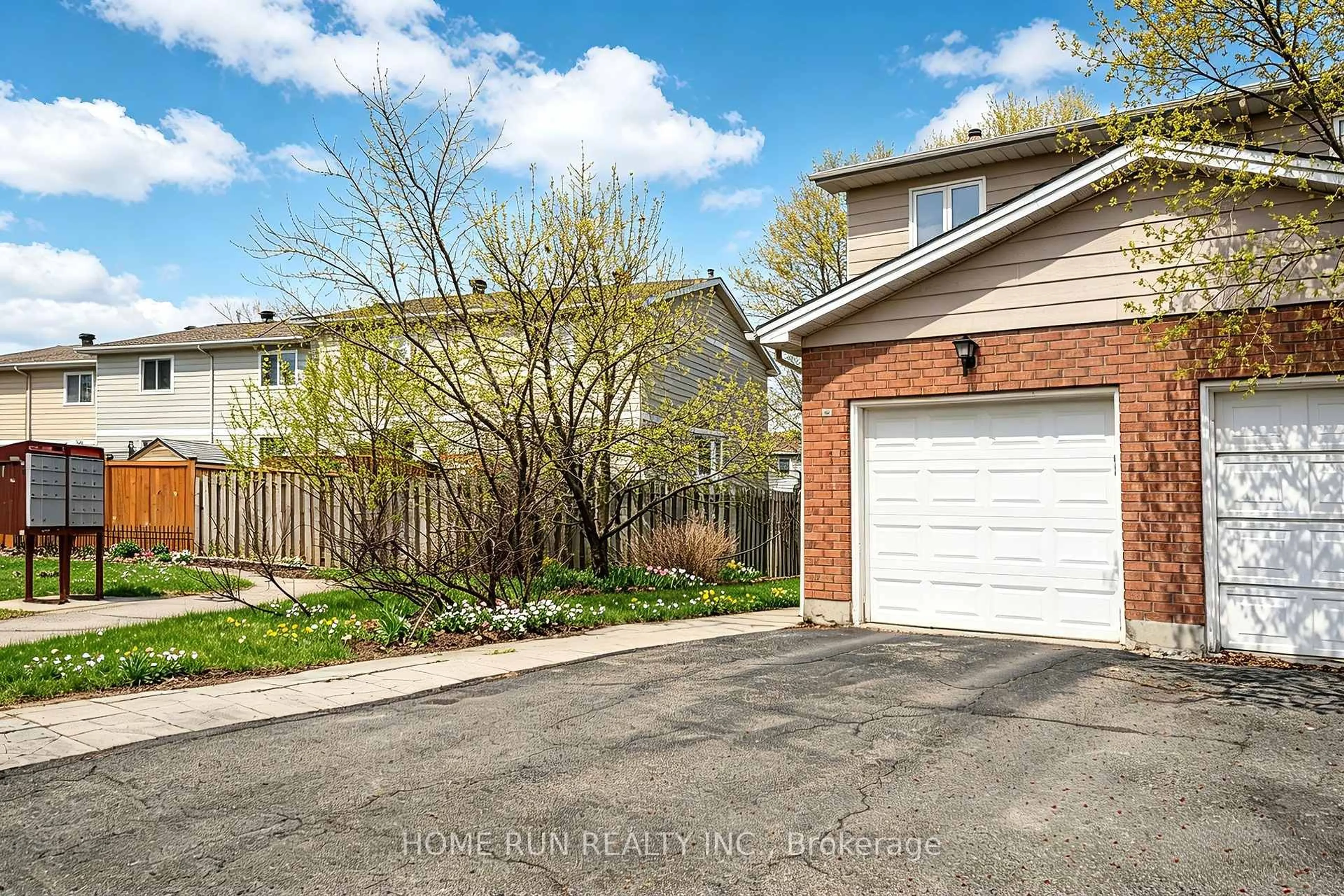 Unknown for 30 Sturbridge Private, Ottawa Ontario K1T 3J7