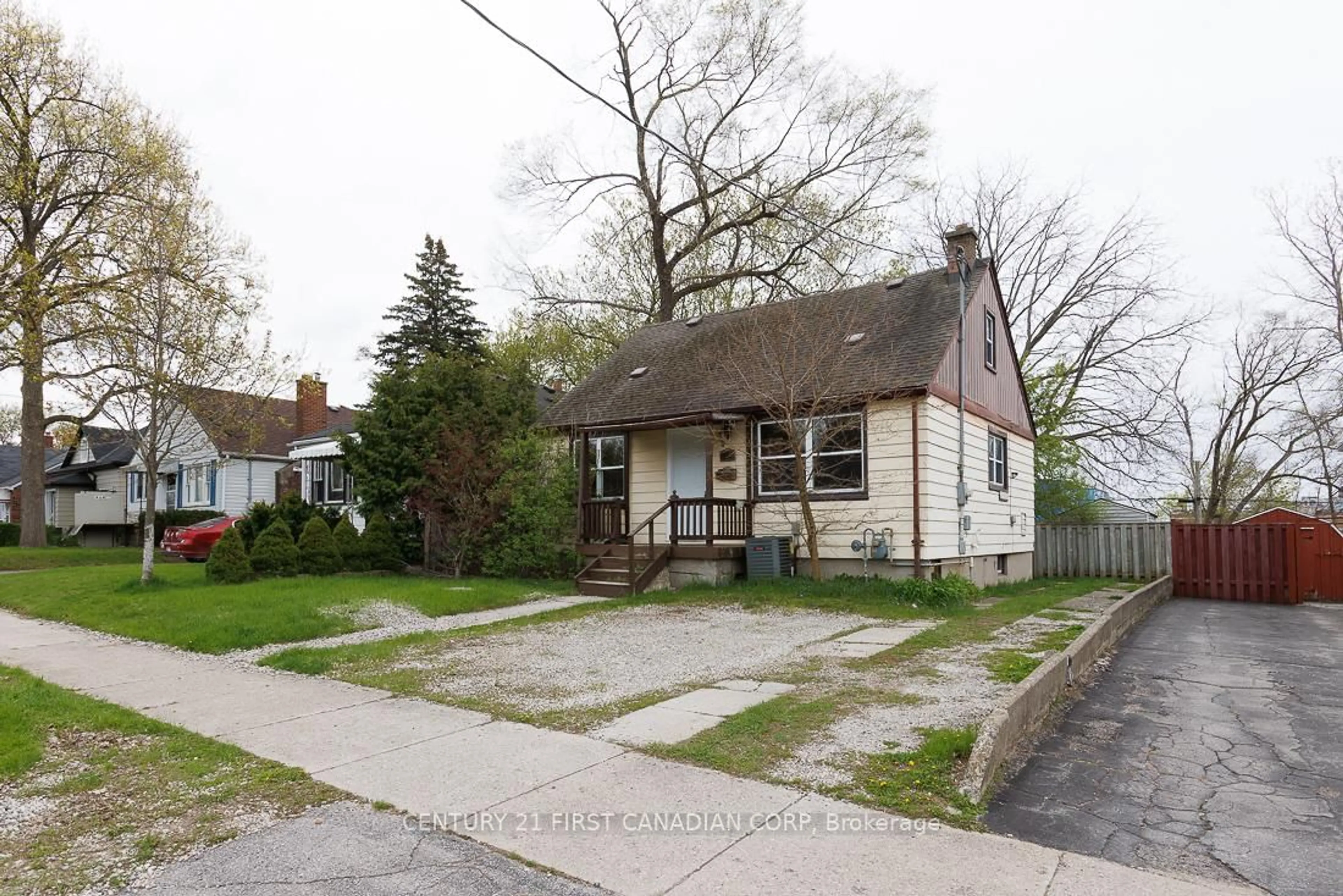 Unknown for 1185 Albany St, London East Ontario N5W 3L6