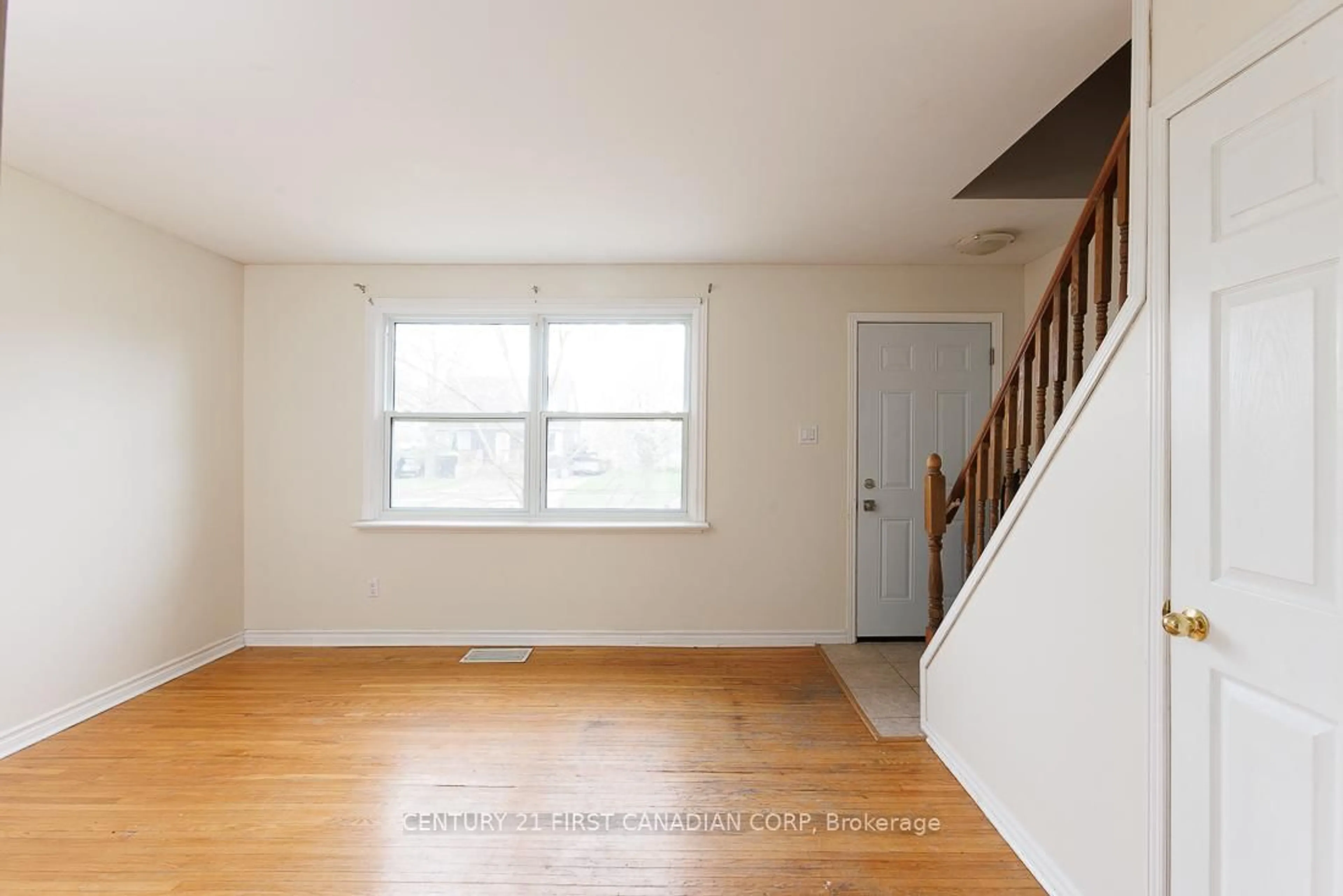 Unknown for 1185 Albany St, London East Ontario N5W 3L6