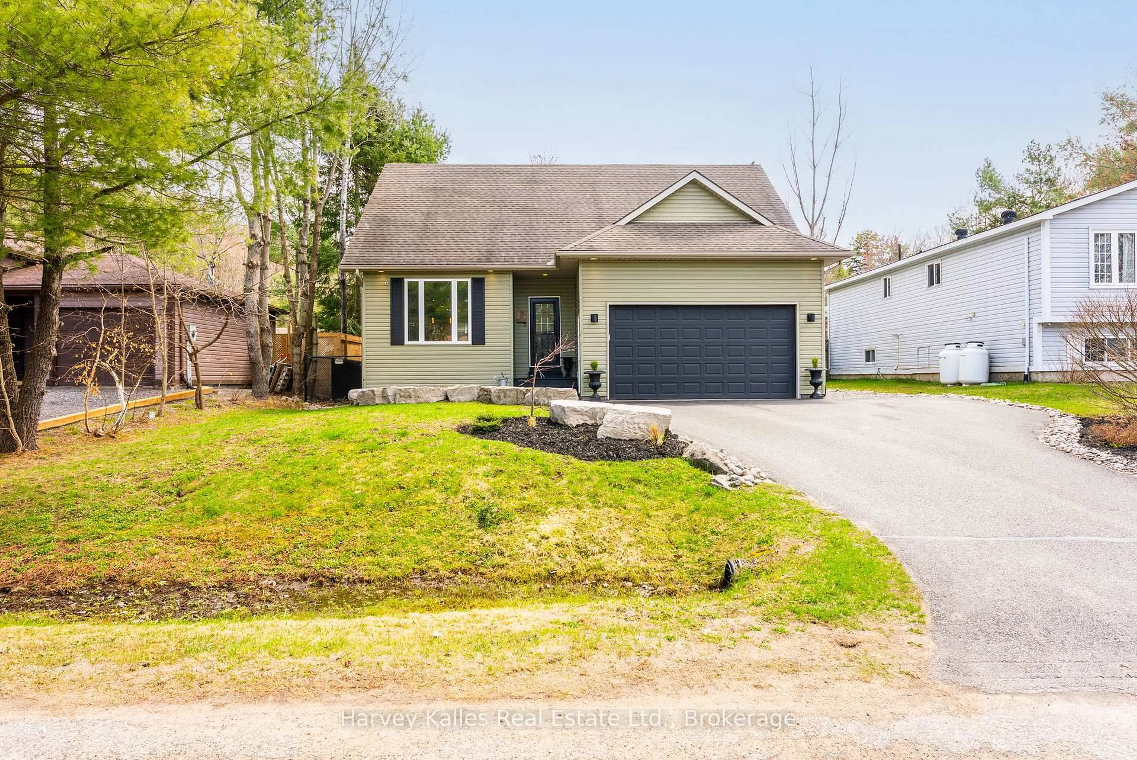 Unknown for 6 Johnston St, Muskoka Lakes Ontario P0B 1J0