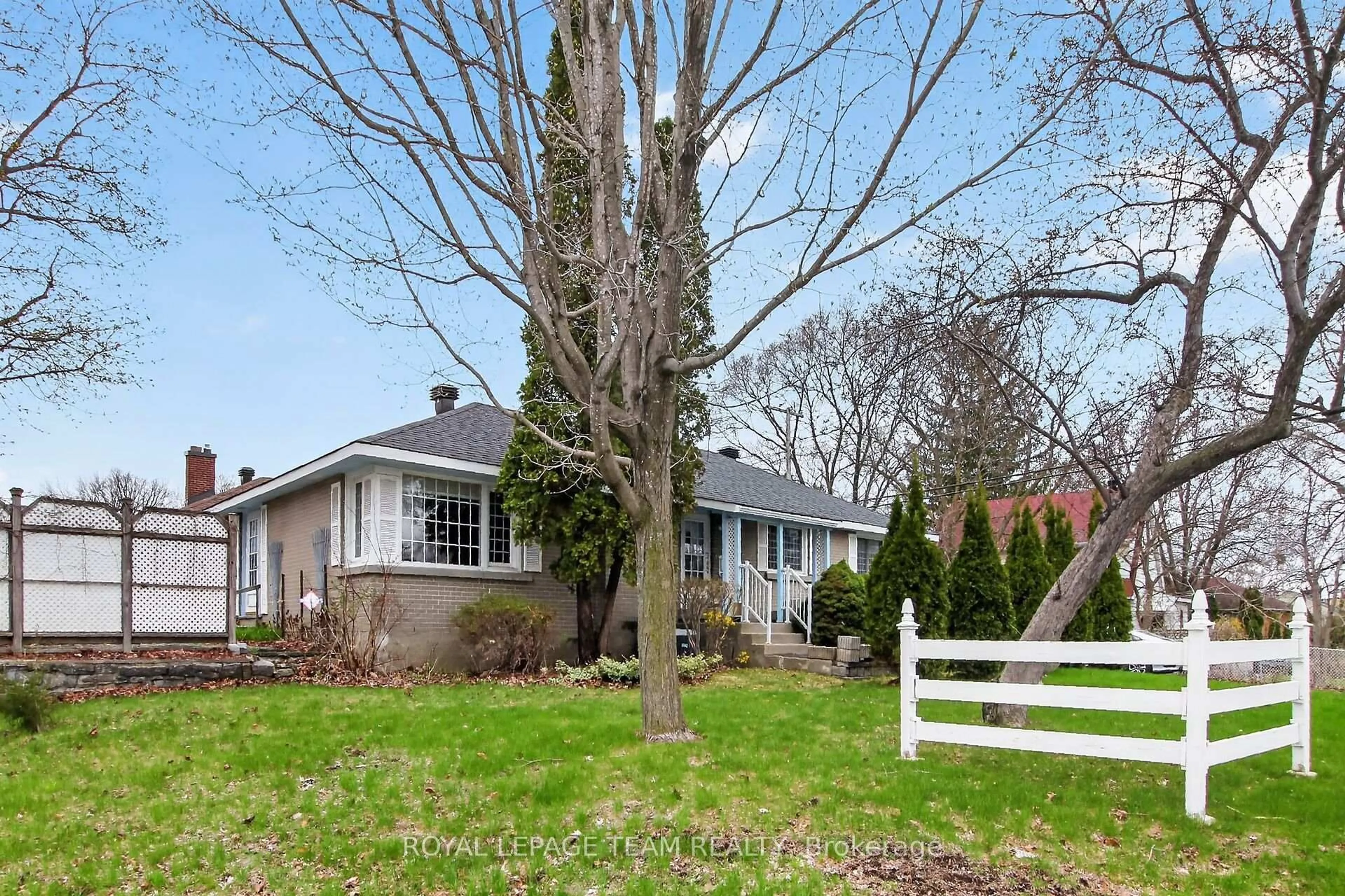 Unknown for 546 Sherbourne Rd, Ottawa Ontario K2A 3G5