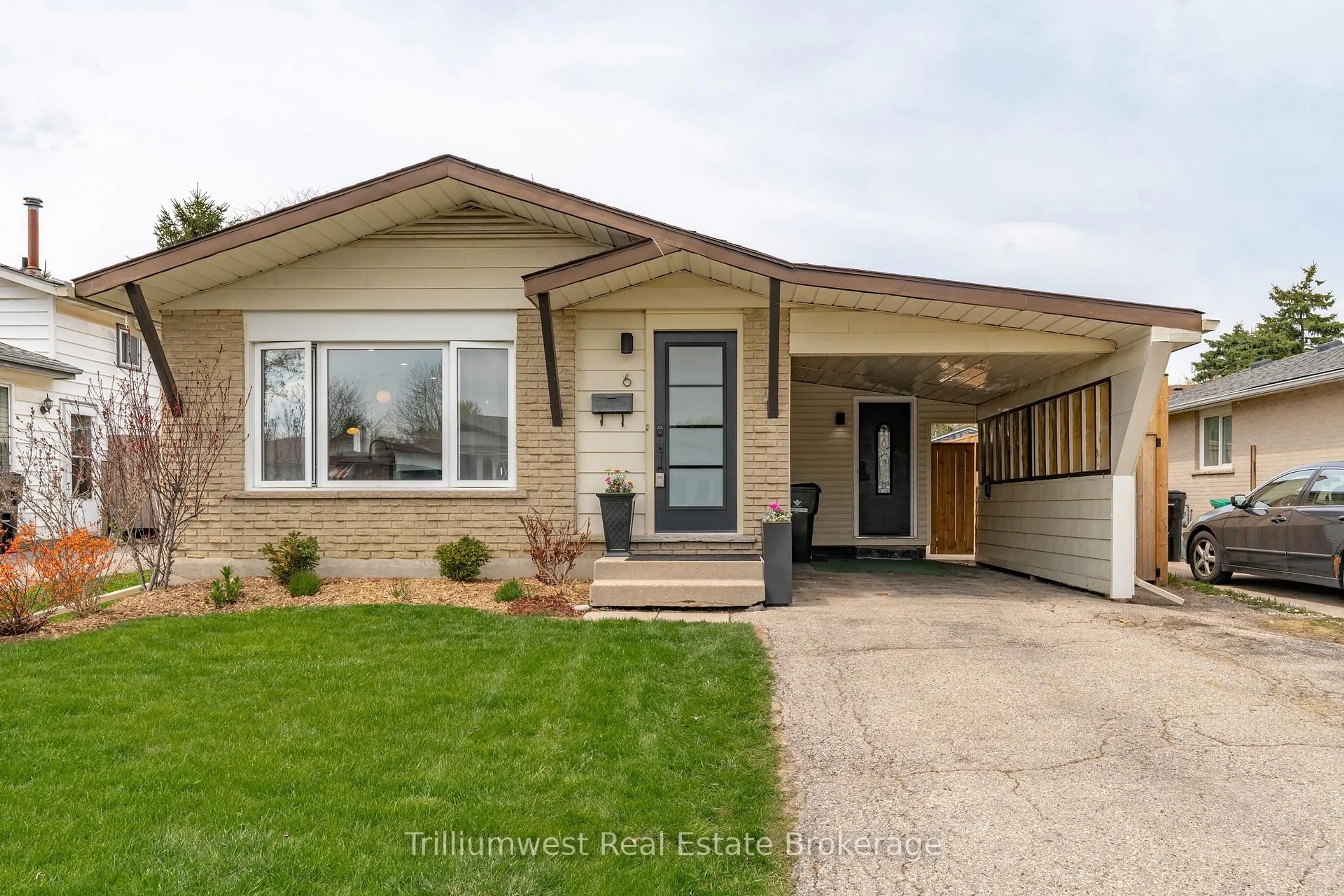 Home with vinyl exterior material, street for 6 Broken Oak Cres, Kitchener Ontario N2N 1N7