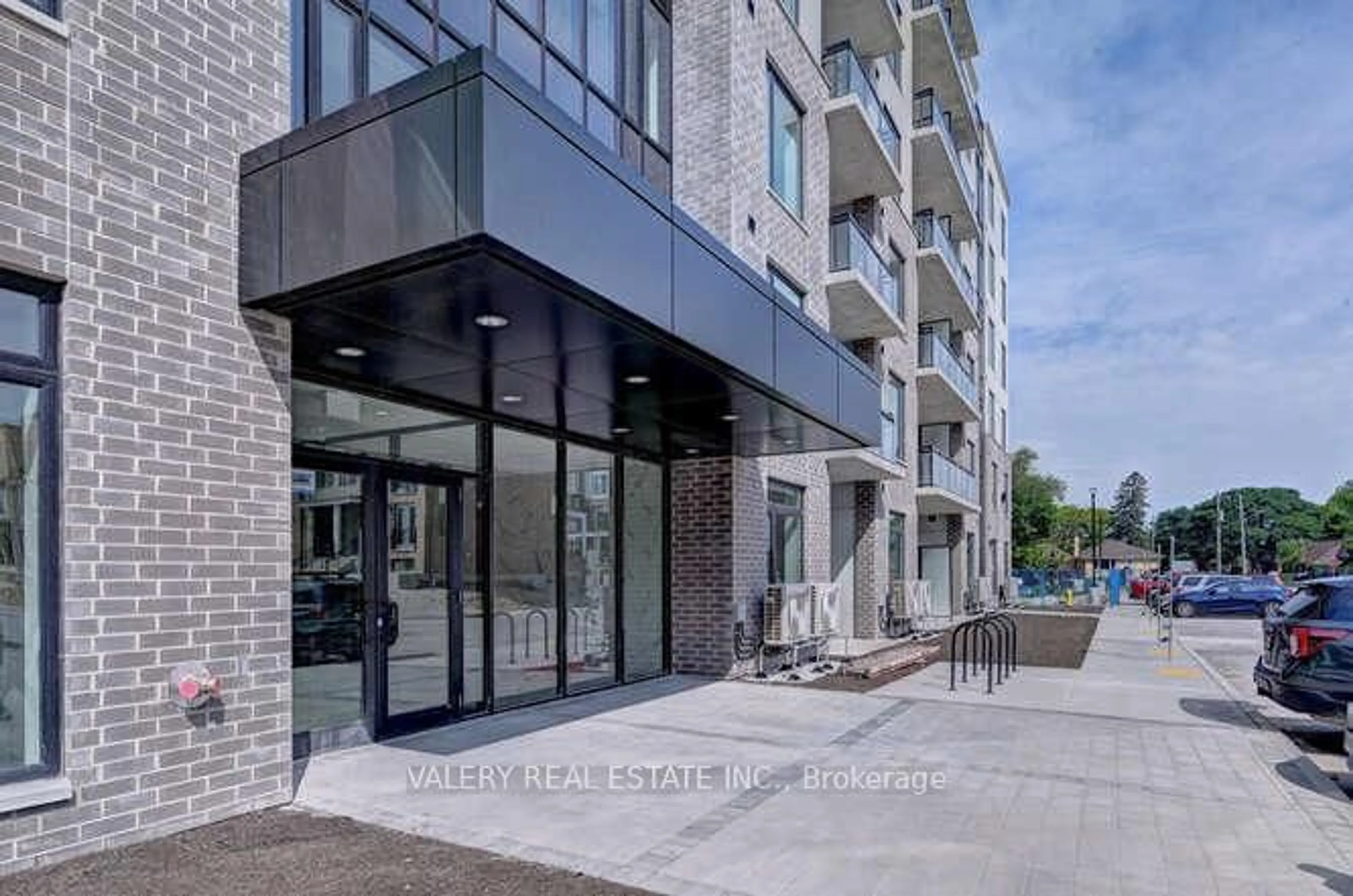 Unknown for 103 Roger St #102, Waterloo Ontario N2J 1A4