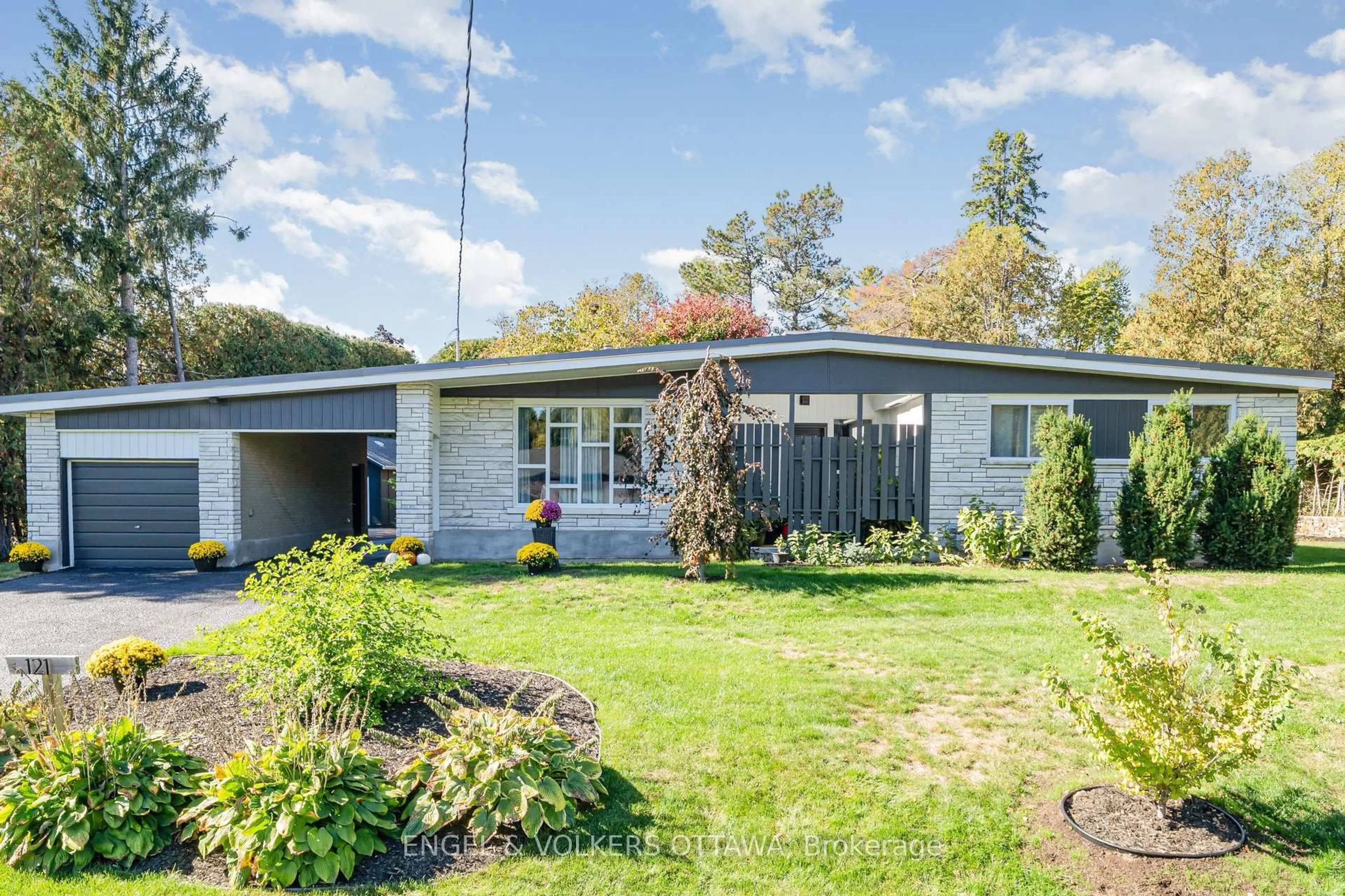 Home with vinyl exterior material, street for 121 Grenfell Cres, Nepean Ontario K2G 0G5