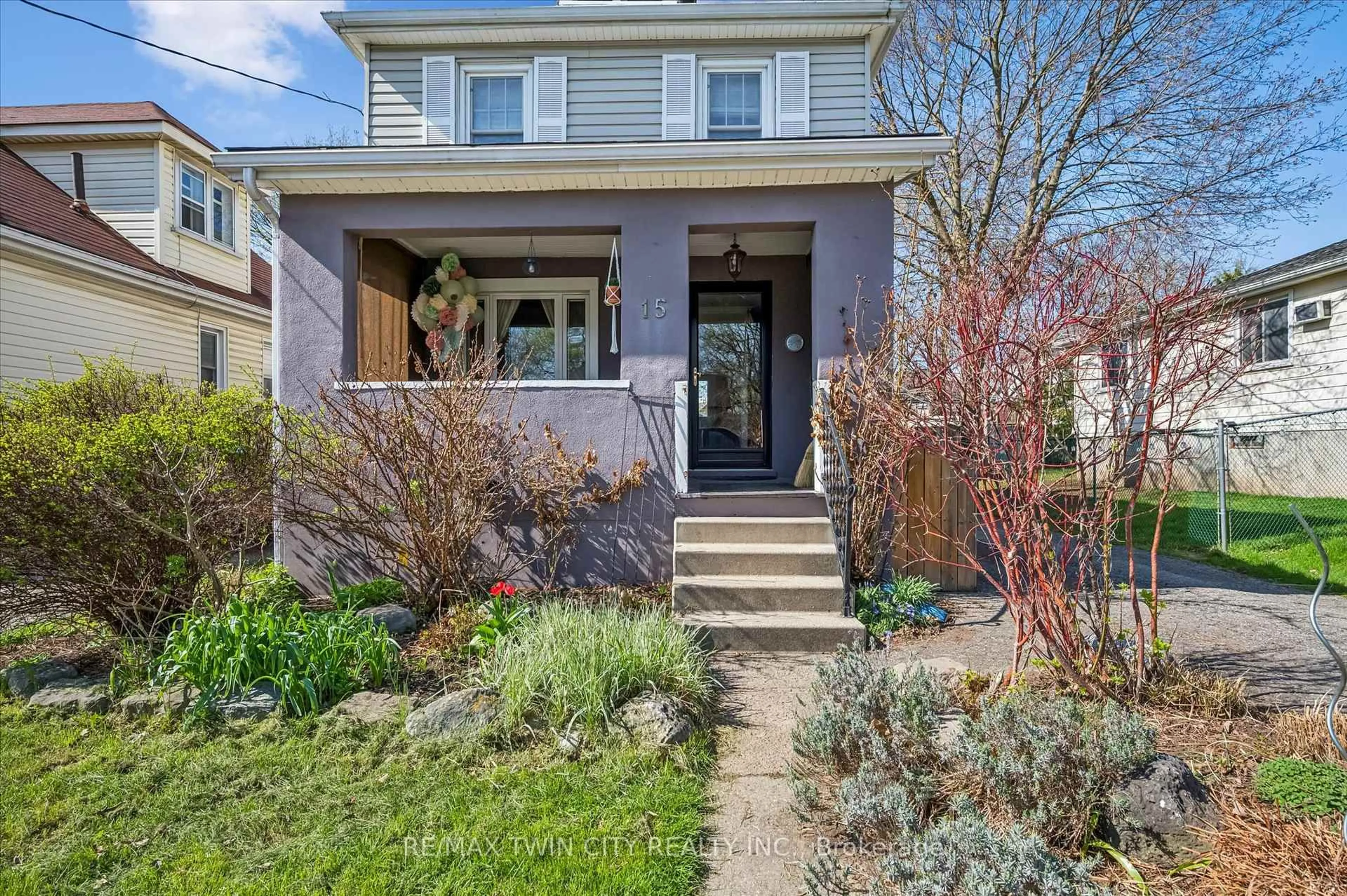 Unknown for 15 Waterside Ave, Cambridge Ontario N1R 1E8