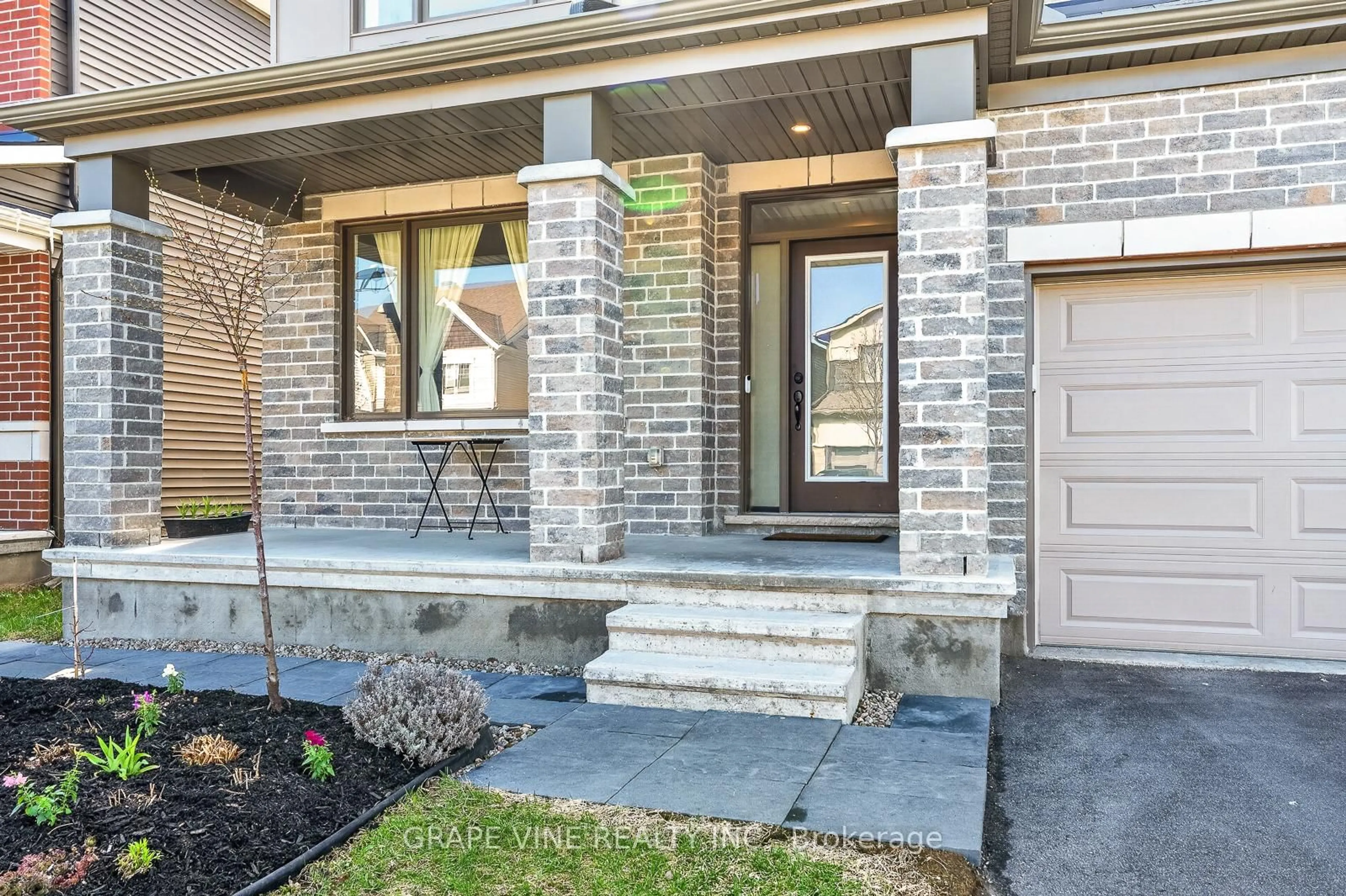 Home with brick exterior material, street for 200 Yearling Circ, Richmond Ontario K0A 2Z0