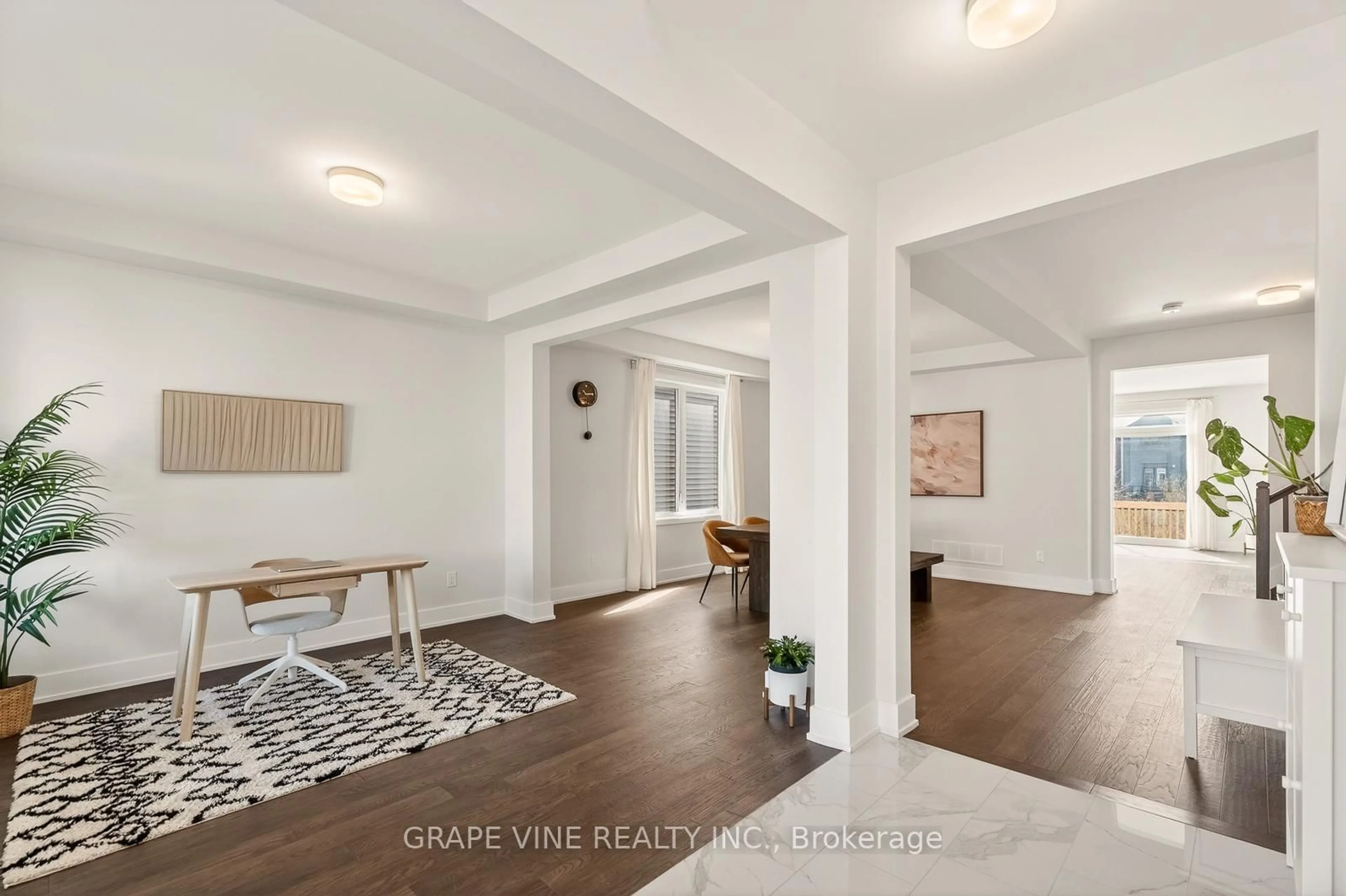 Indoor entryway for 200 Yearling Circ, Richmond Ontario K0A 2Z0
