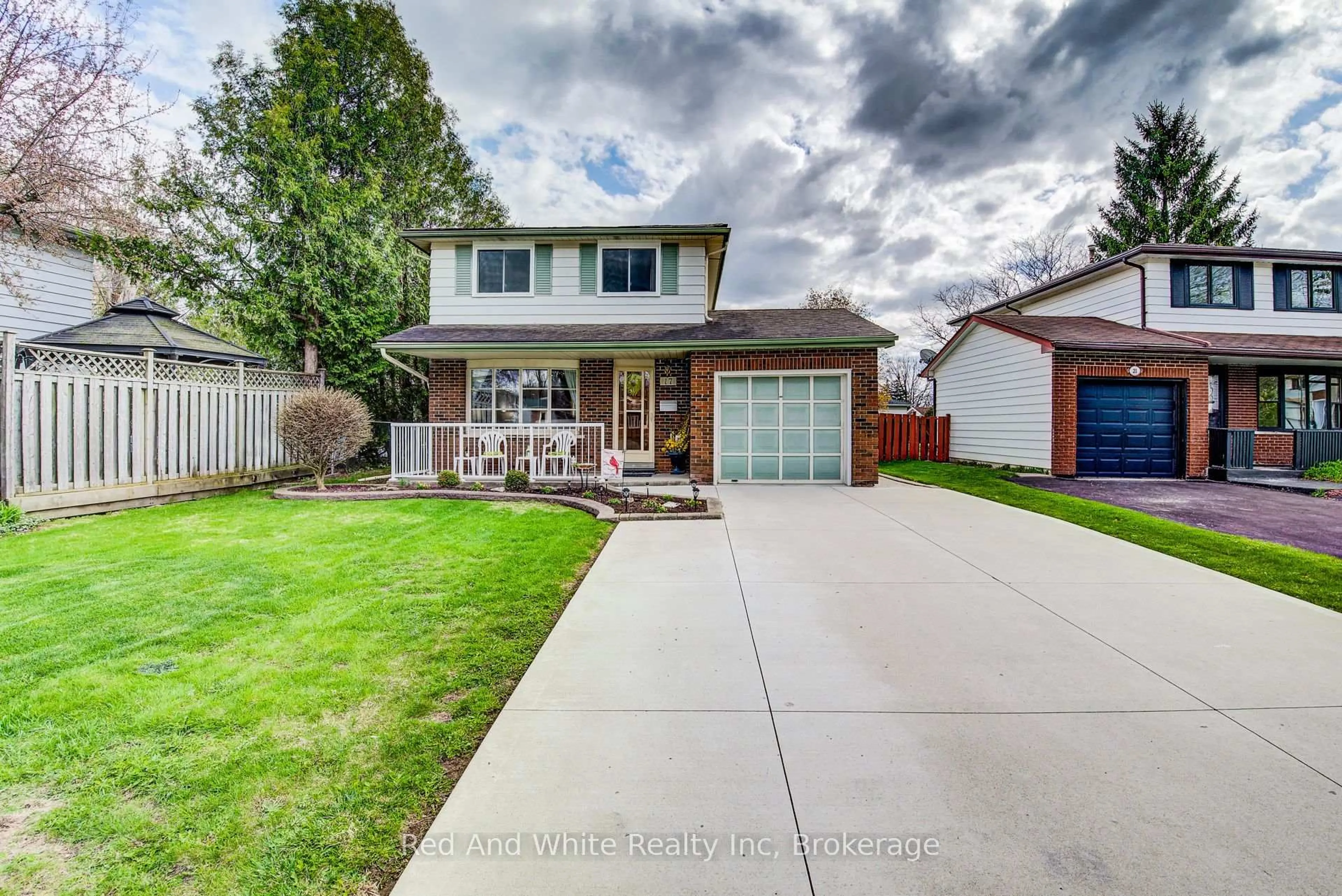 Home with vinyl exterior material, street for 17 Forest Glen Crt, Kitchener Ontario N2N 1E1