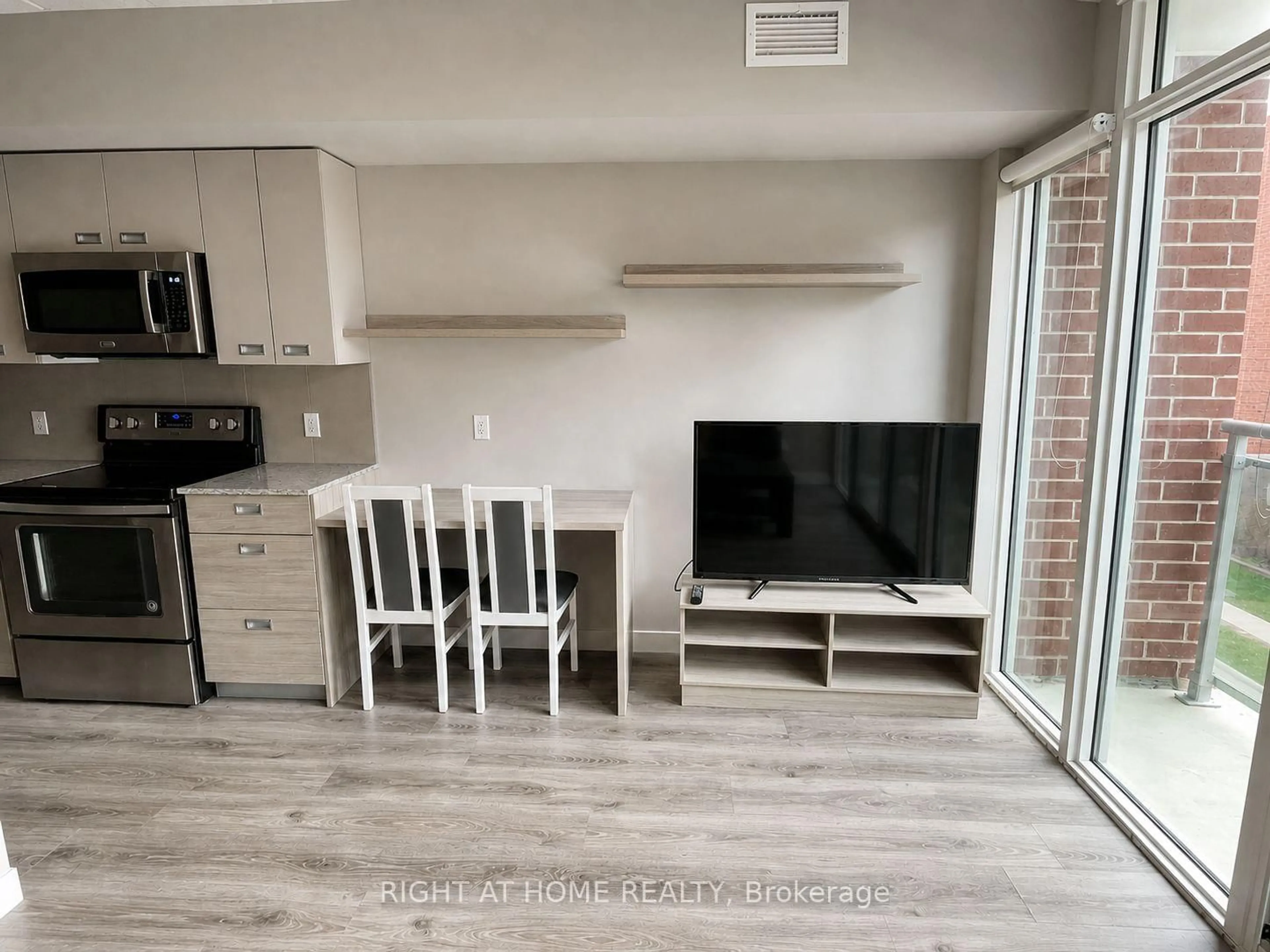 Unknown for 308 Lester St #421, Waterloo Ontario N2L 3W6