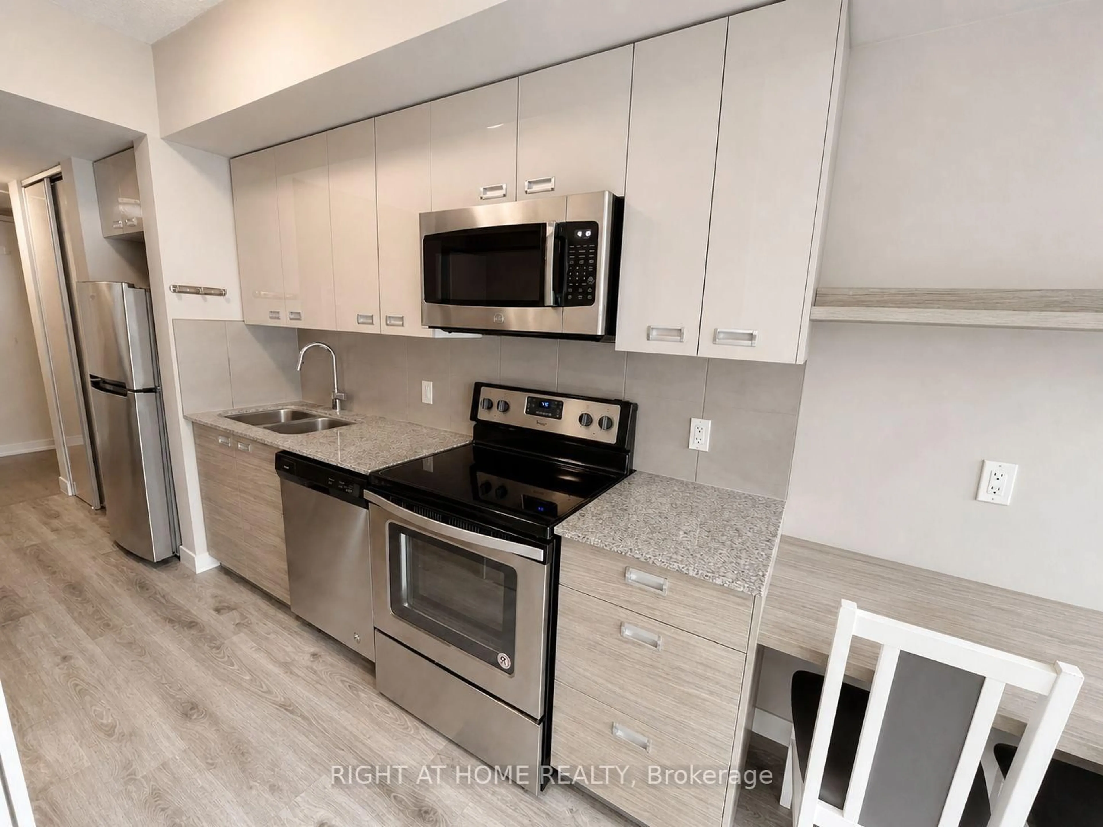 Standard kitchen, unknown for 308 Lester St #421, Waterloo Ontario N2L 3W6