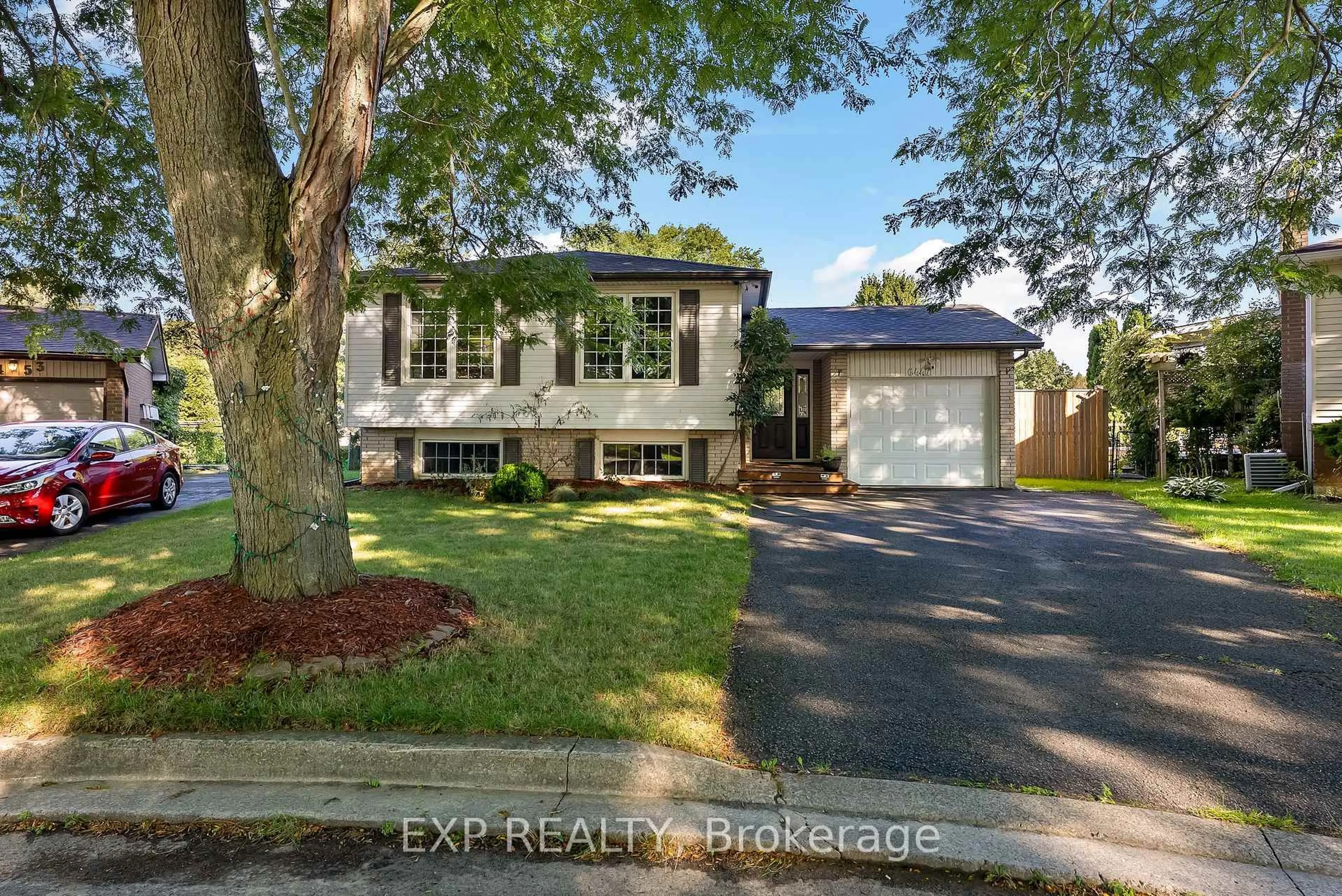 Home with brick exterior material, street for 6447 Kendale Crt, Niagara Falls Ontario L2H 1Z2
