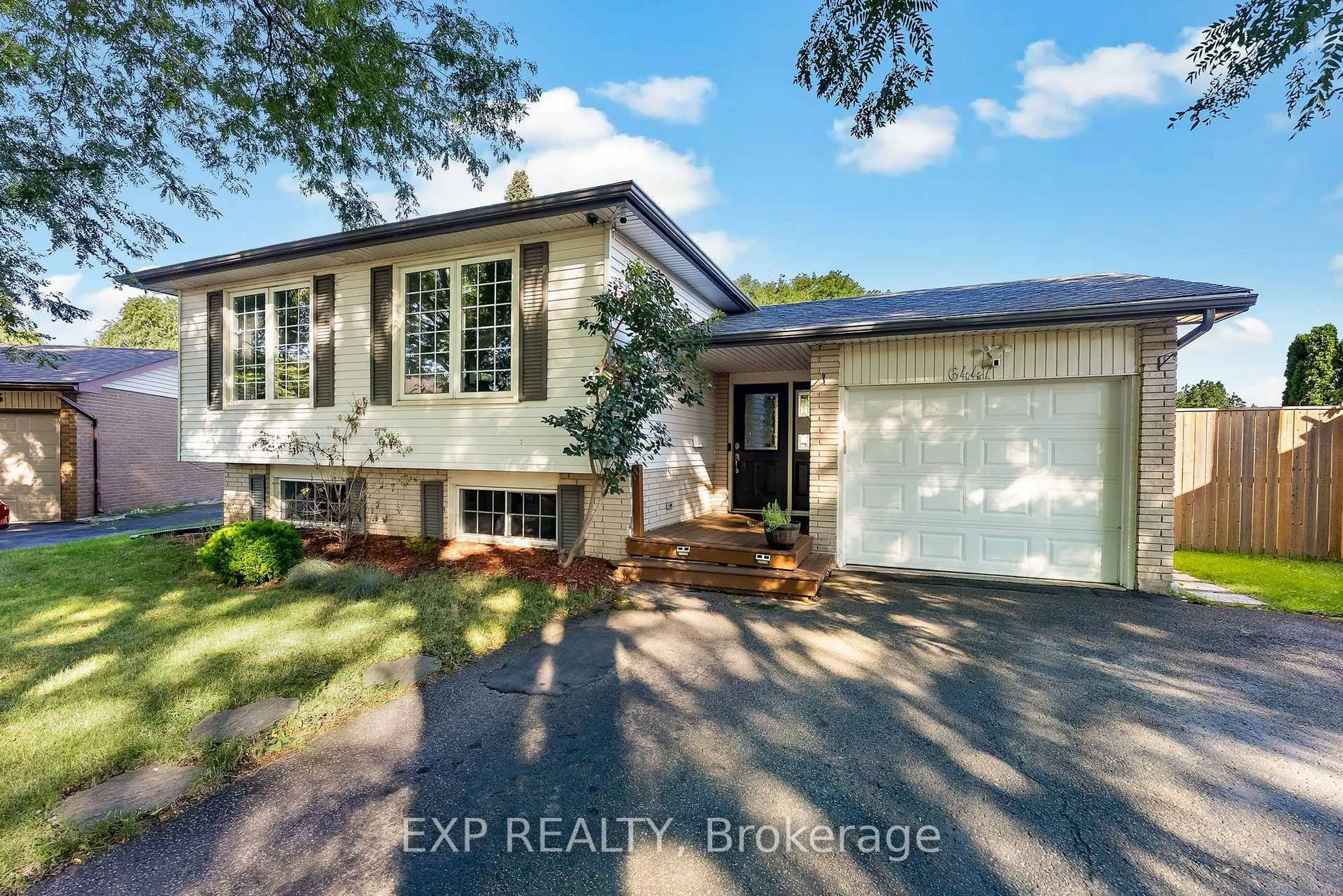 Home with brick exterior material, street for 6447 Kendale Crt, Niagara Falls Ontario L2H 1Z2
