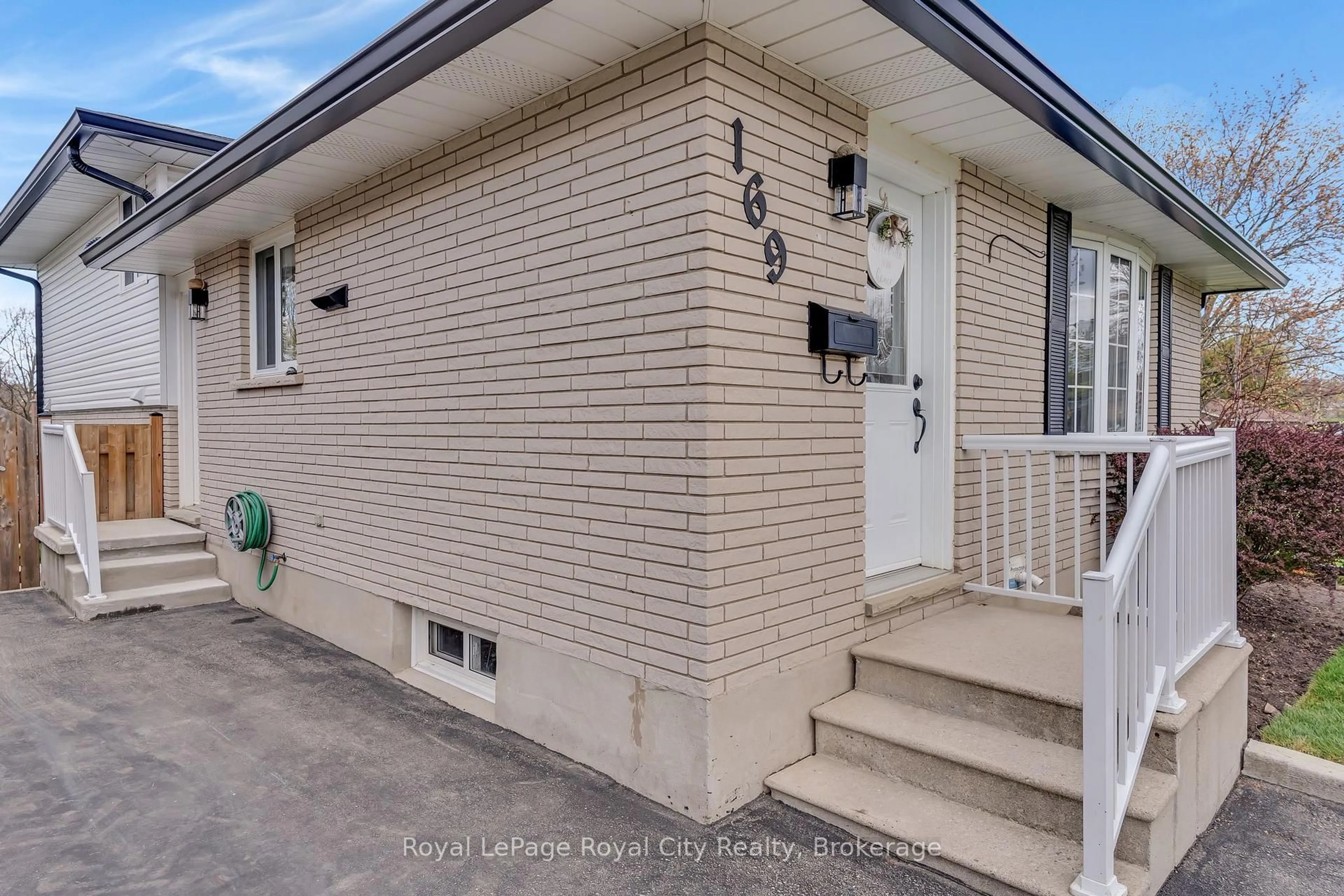 Unknown for 169 Johanna Dr, Cambridge Ontario N1S 4C4