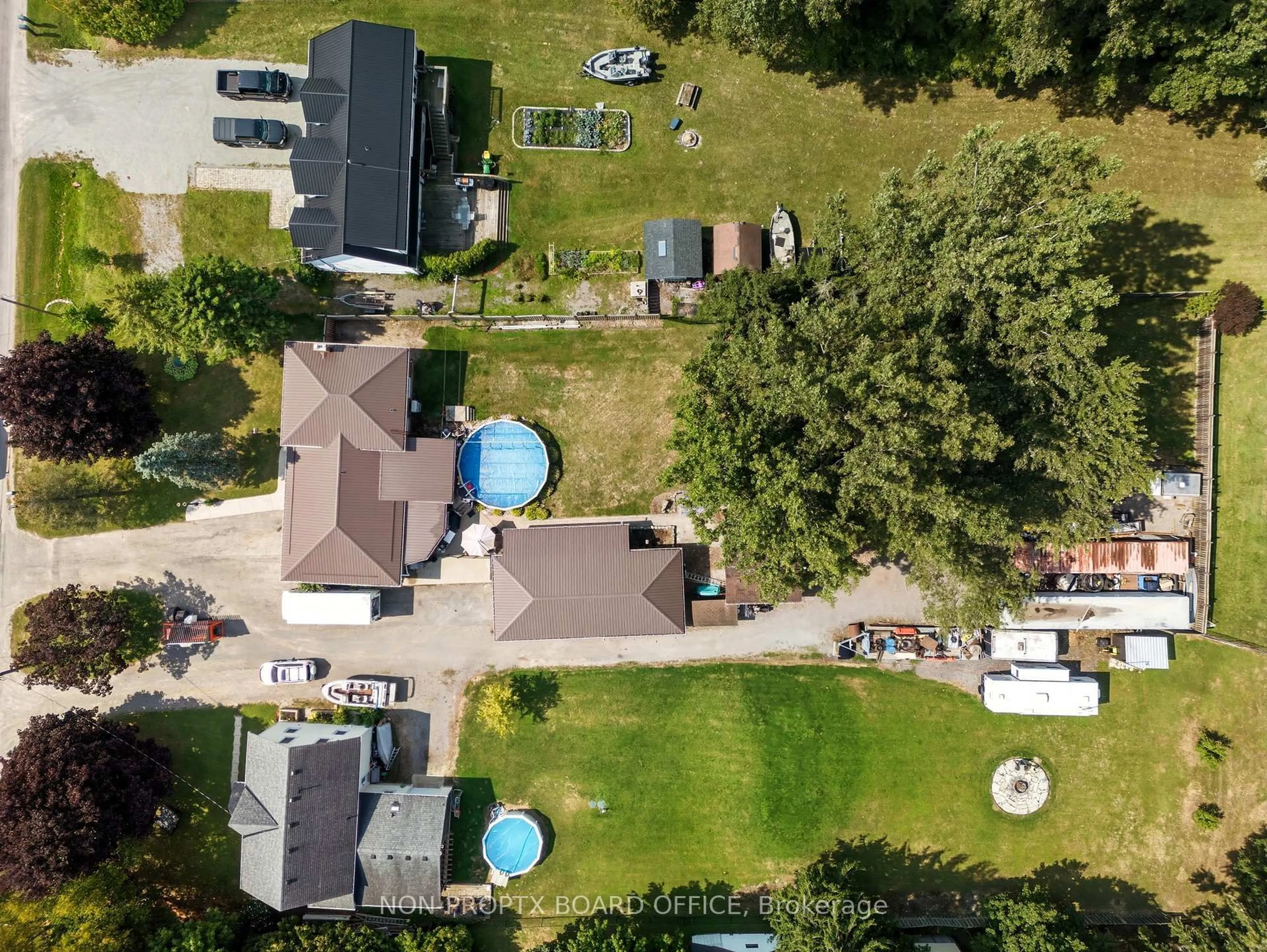 A pic from outside/outdoor area/front of a property/back of a property/a pic from drone, unknown for 937 6th Concession Townsend, Norfolk Ontario N0E 1Y0