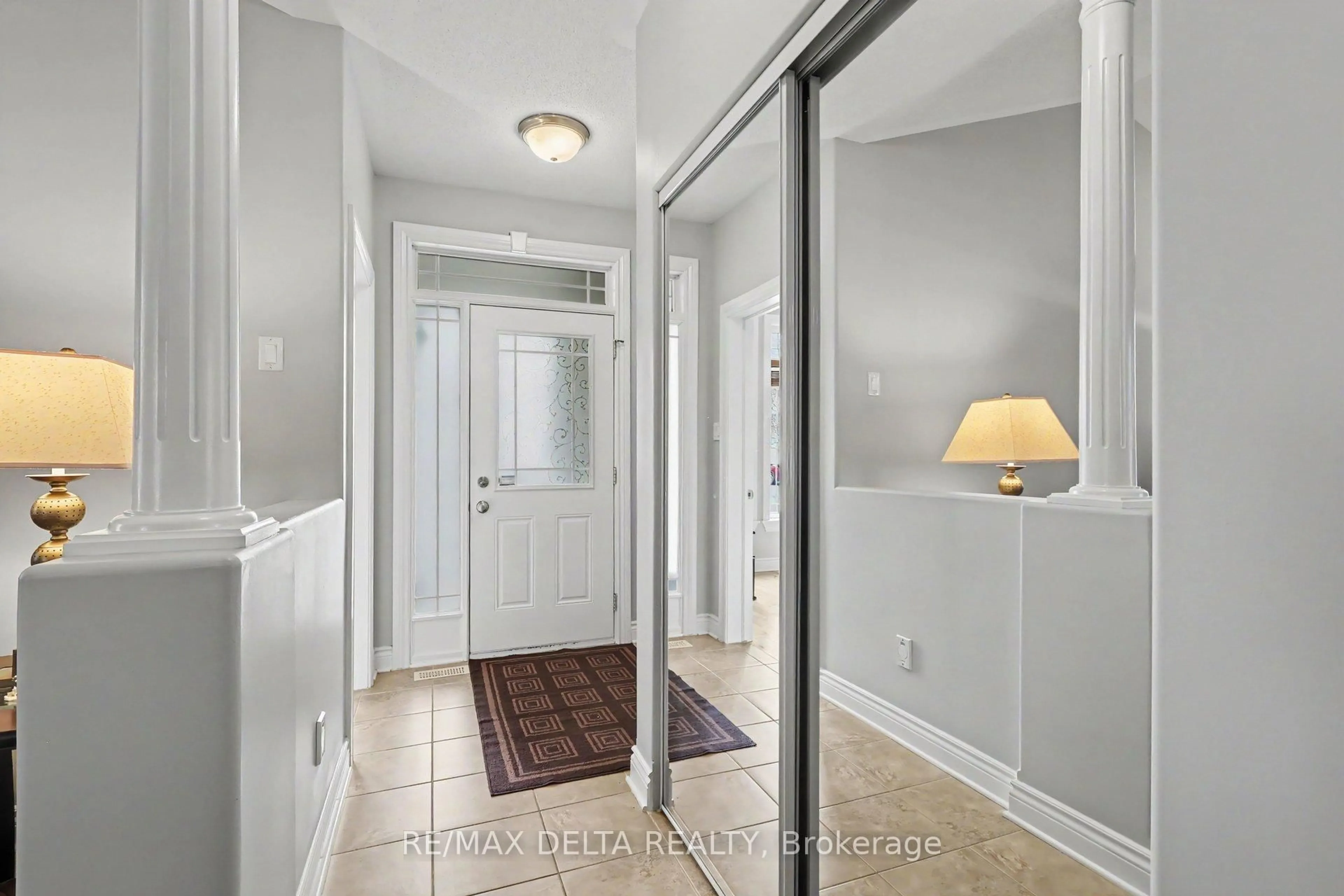 Indoor entryway for 128 Topaze Cres, Clarence-Rockland Ontario K4K 0E3