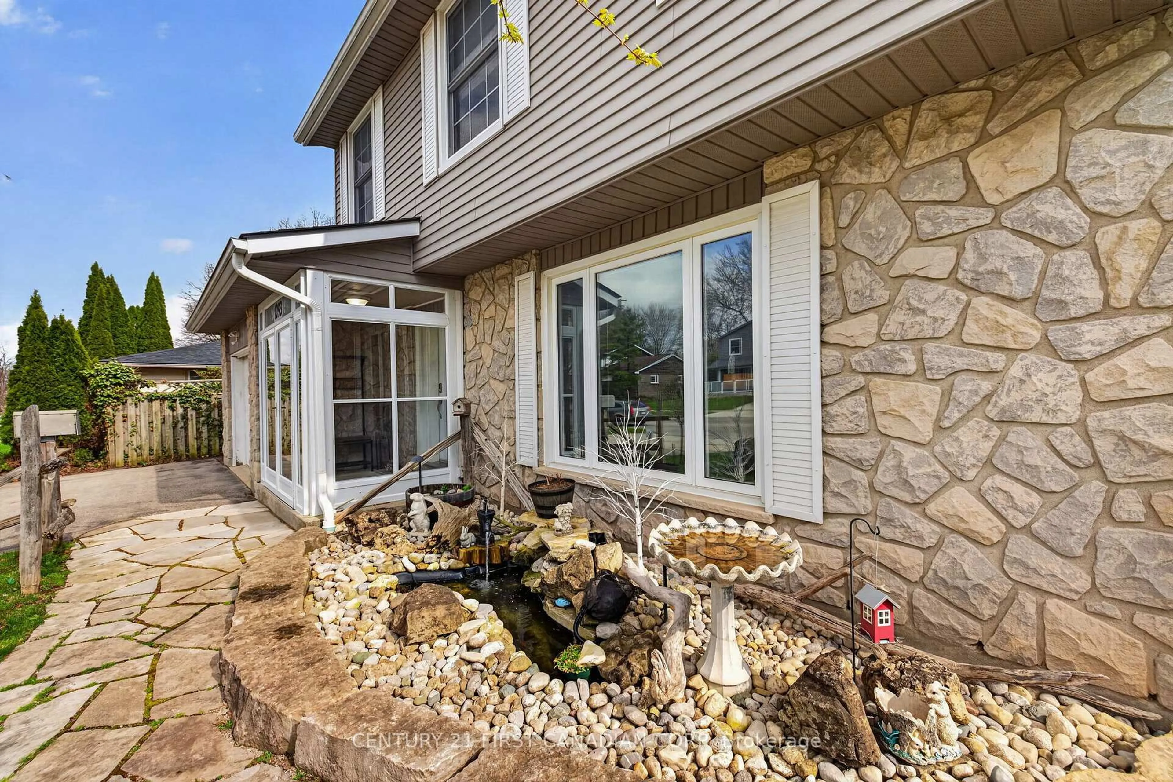Unknown for 1093 Viscount Rd, London South Ontario N6K 1H9
