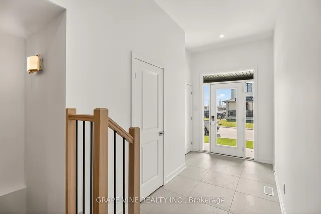 93 San Felice Circ, Kanata 5