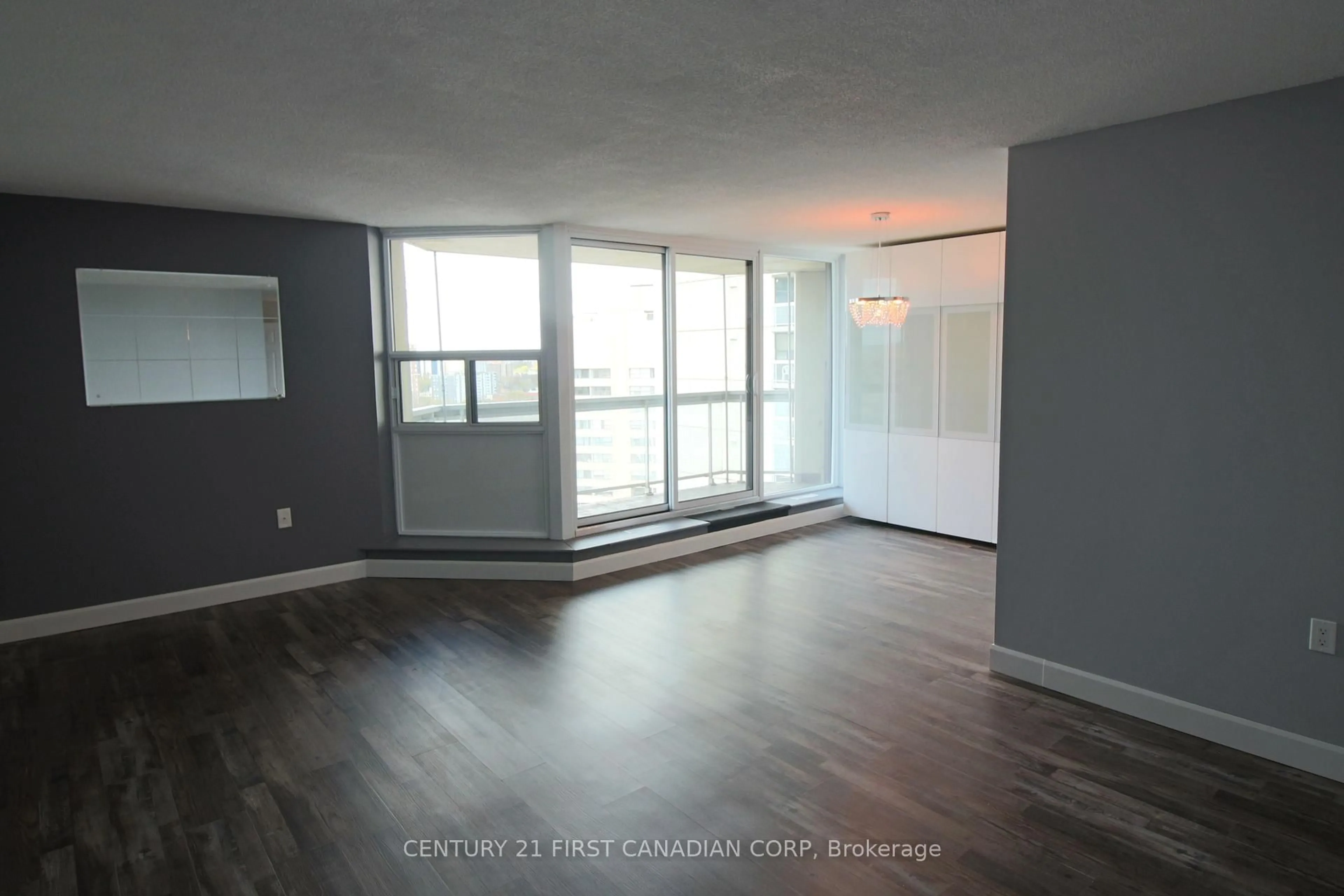 A pic of a room for 323 Colborne St #1902, London East Ontario N6B 3N8