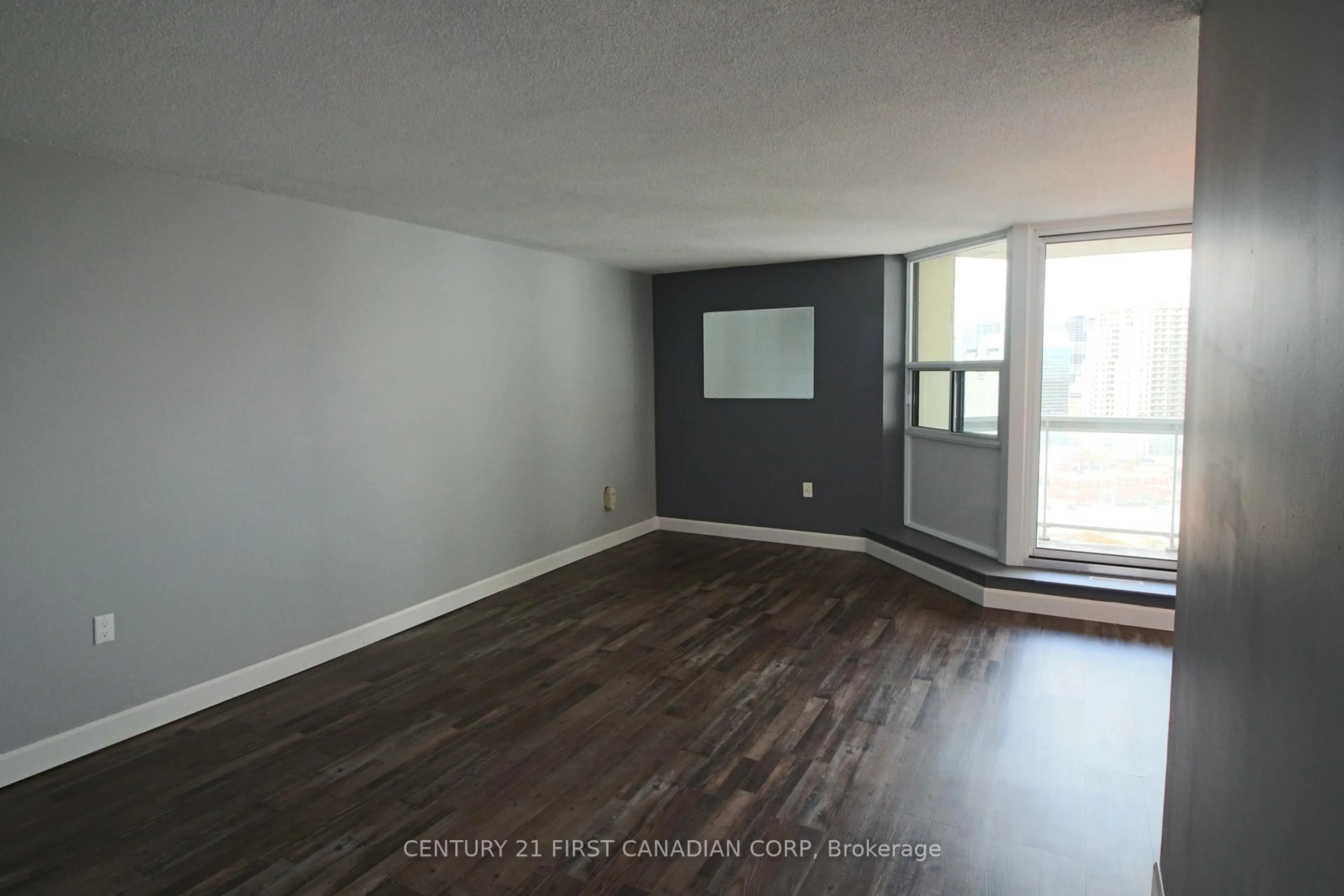 A pic of a room for 323 Colborne St #1902, London East Ontario N6B 3N8