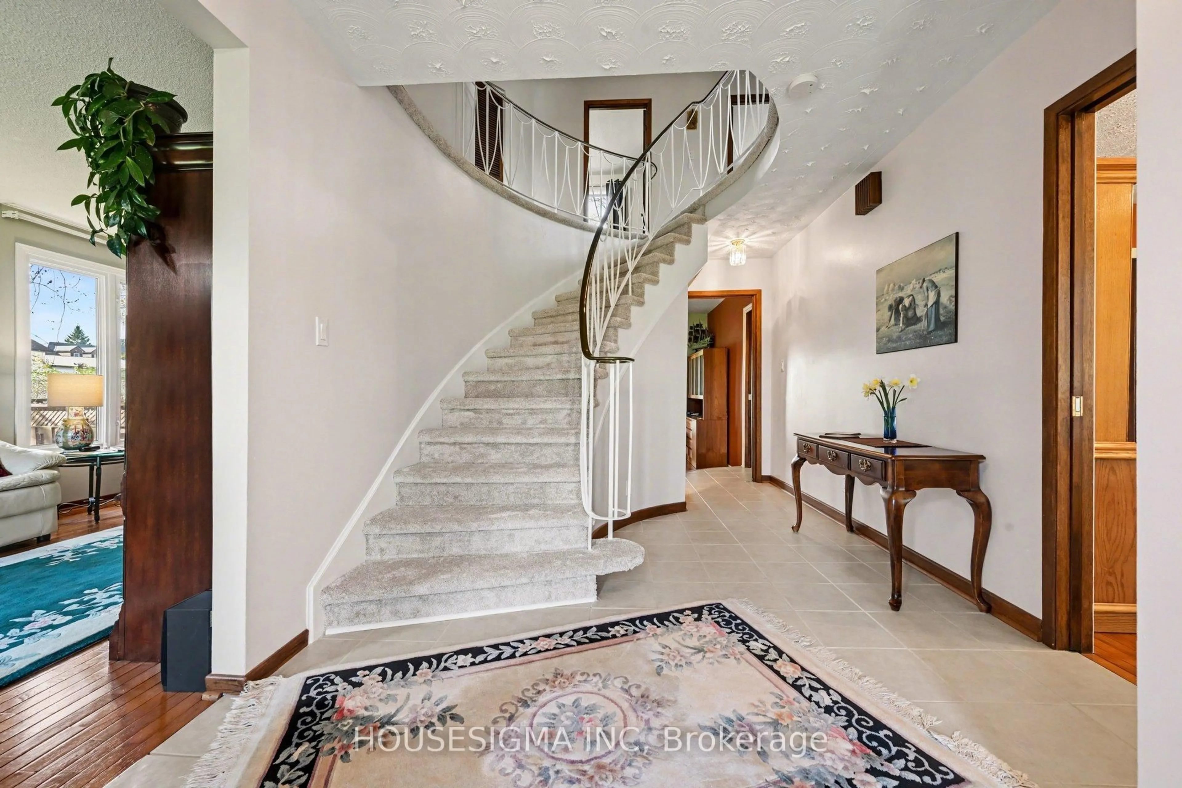 Indoor foyer for 62 Hurd St, North Grenville Ontario K0G 1J0