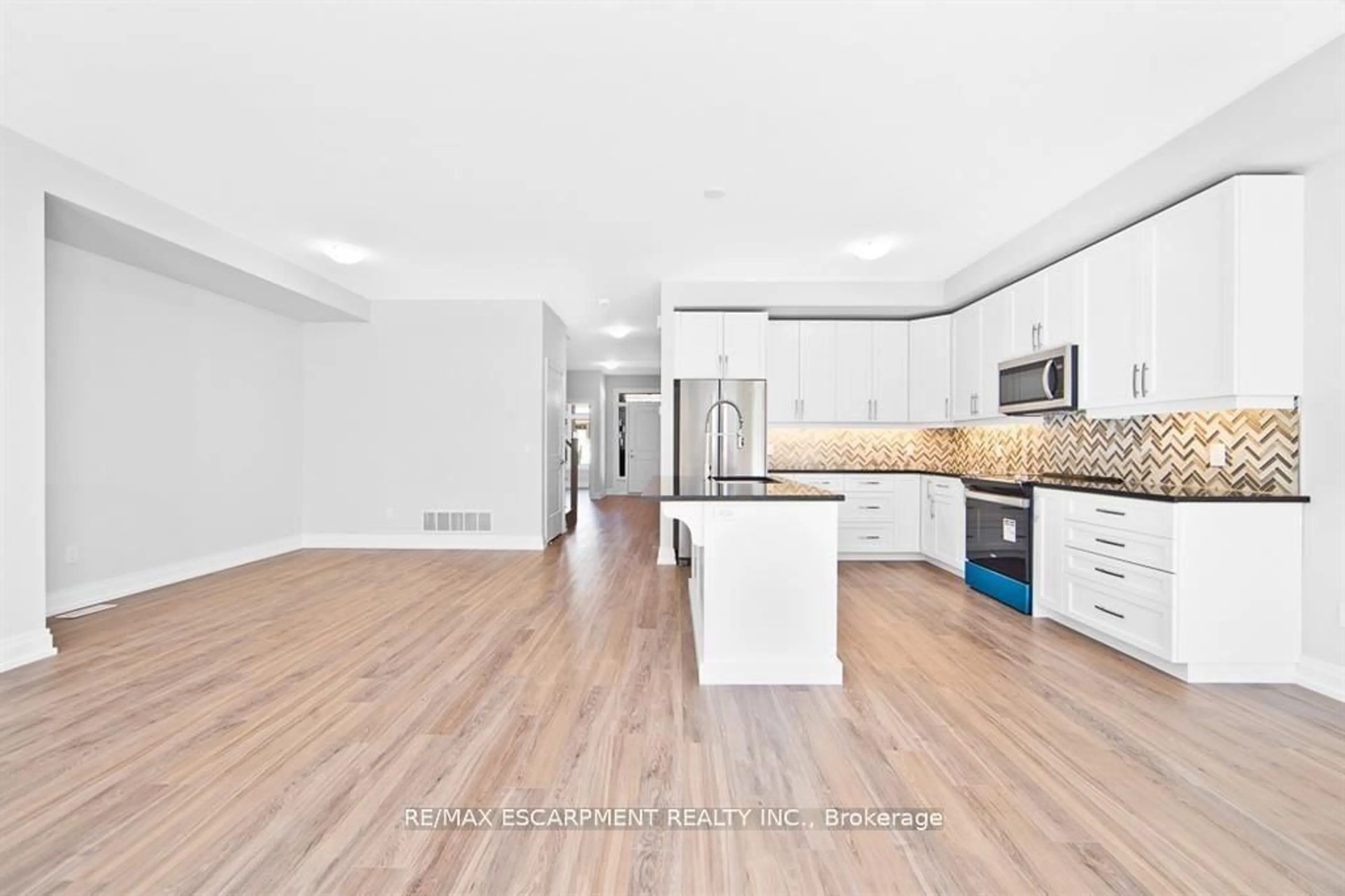 Open concept kitchen, unknown for 46 Kenesky Dr, Hamilton Ontario L8B 1Y2