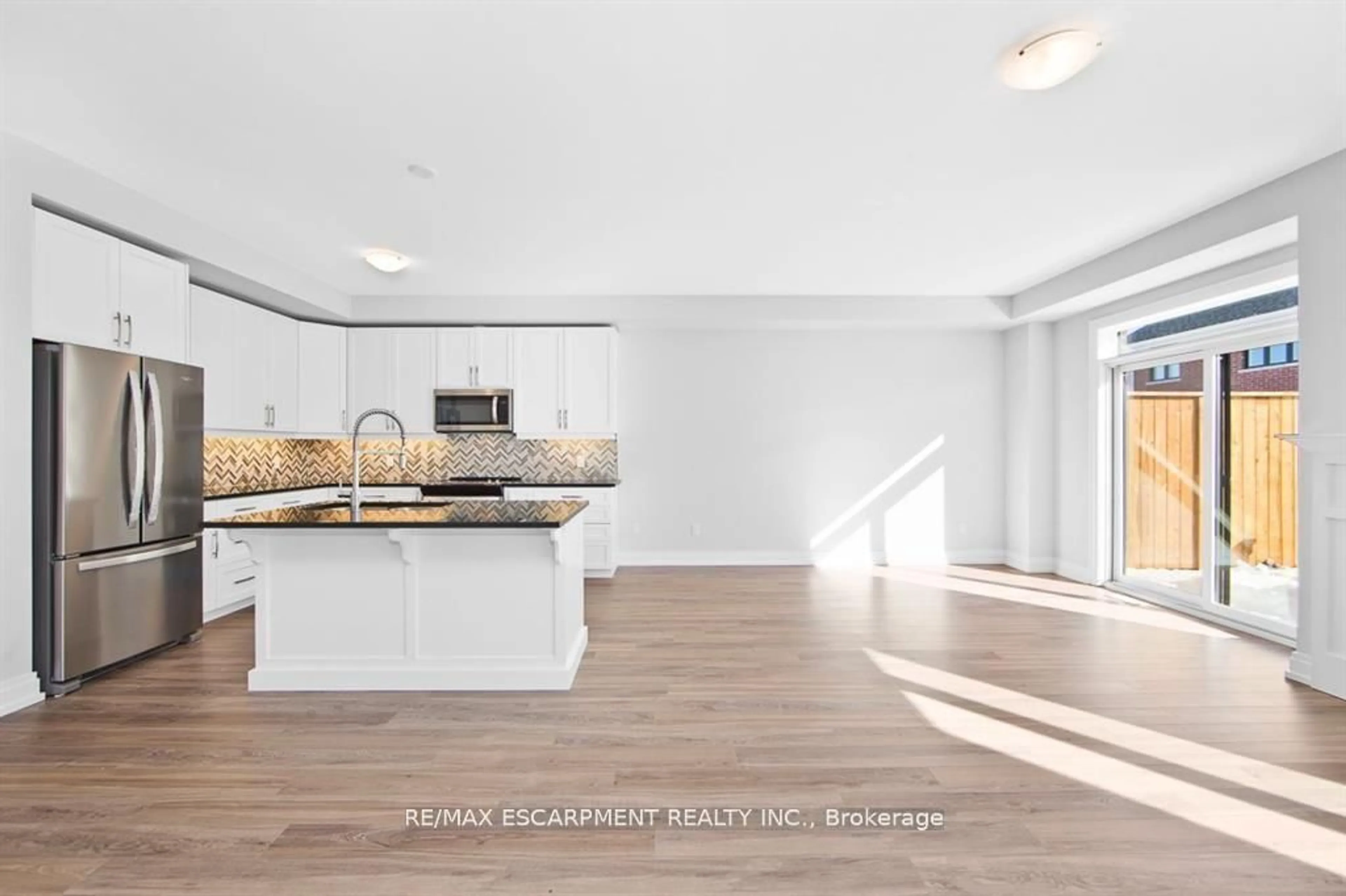 Open concept kitchen, unknown for 46 Kenesky Dr, Hamilton Ontario L8B 1Y2